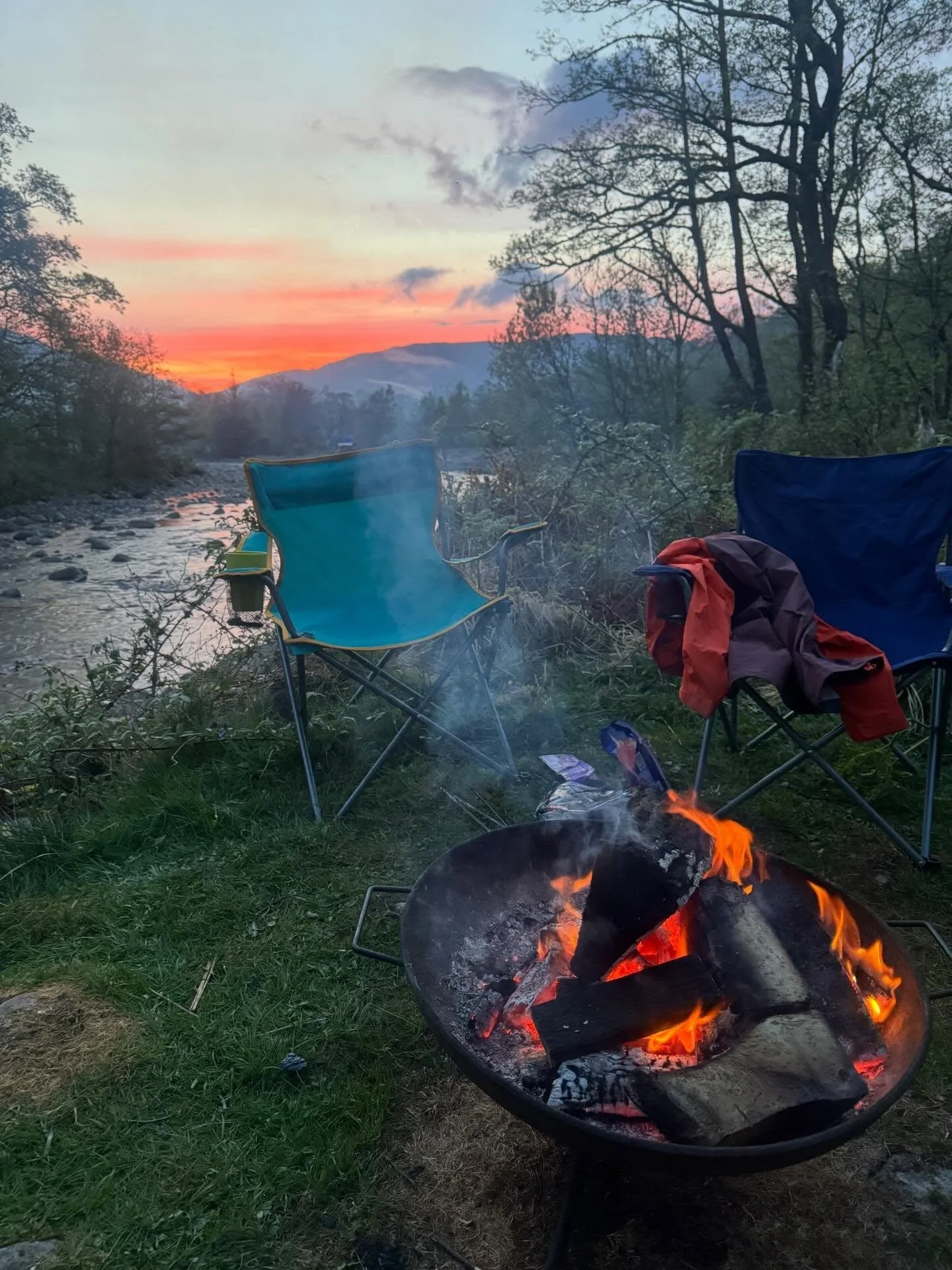 You don&rsquo;t have to go far to have an amazing time.

Our friends @theredsquirrelglencoe in Glencoe have mountain views, fresh Highland air, and adventure right from your tent. We even managed to fit in a cheeky pint at the @clachaig_inn 

Sometim