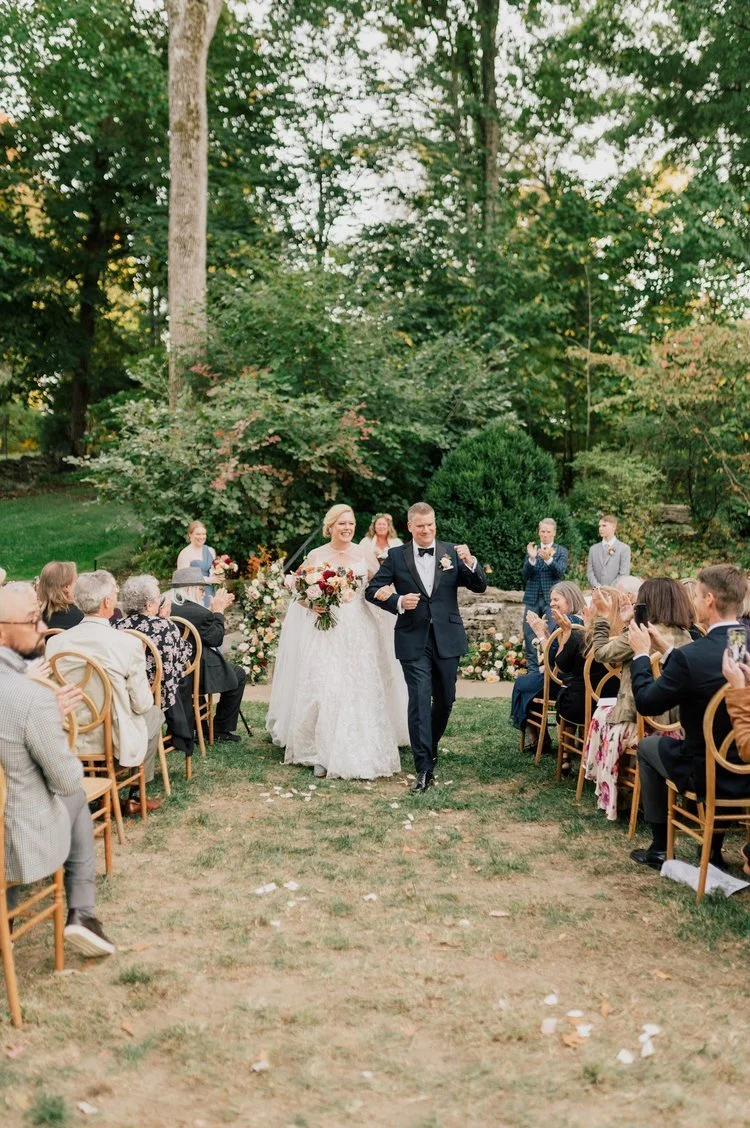 ceremony+at+cheekwood+howe+garden.jpg