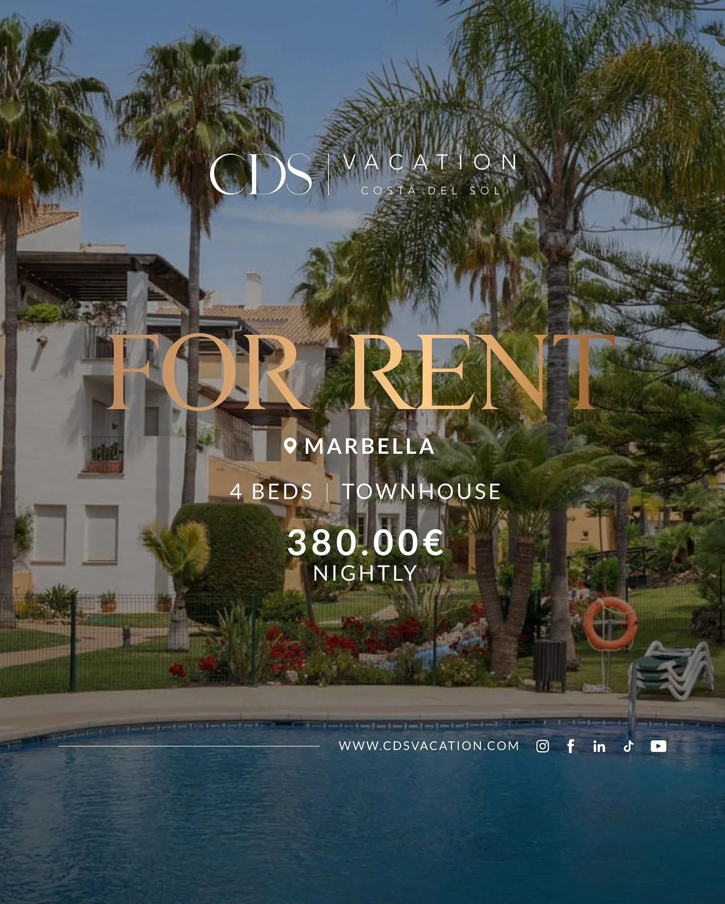 ✨ Elegant 4-Bedroom Townhouse – 1 Min Walk to the Beach, Bahía de Marbella ✨
Bright and family-friendly home just steps from the beach in exclusive Bahía de Marbella. Enjoy 4 bedrooms, sunny terraces, shared pools, A/C, modern kit