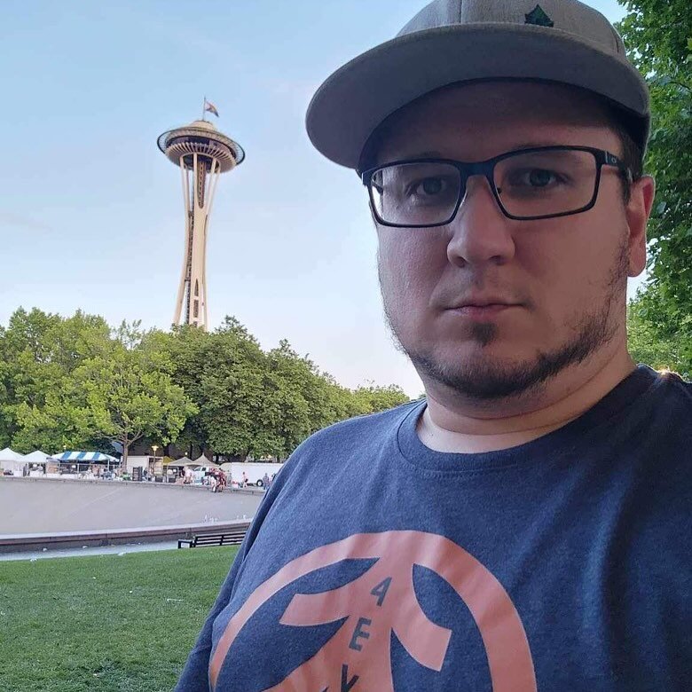 Oh, you love shopping for $60 t-shirts but not local small businesses? Are we sure it&rsquo;s April 1st that&rsquo;s the fool? 👀

#4evrgrn #wearethepnw #pnwlifestyle #aprilfools #aprilfoolsday #pacificnorthwest #pnw #pnwootd #seattle #spaceneedle #s