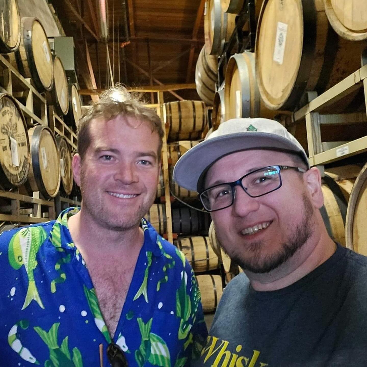 When the @soundersfc are in Colorado, so is @daphobes ✈️⚽️ Since he needed something for his #4evrgrn flask (shout out to @fullypromotedtacoma) he was #reppinthepnw at @milehighspirits 🥃 Robert got to heed master distiller Tyler, we&rsquo;re pretty 