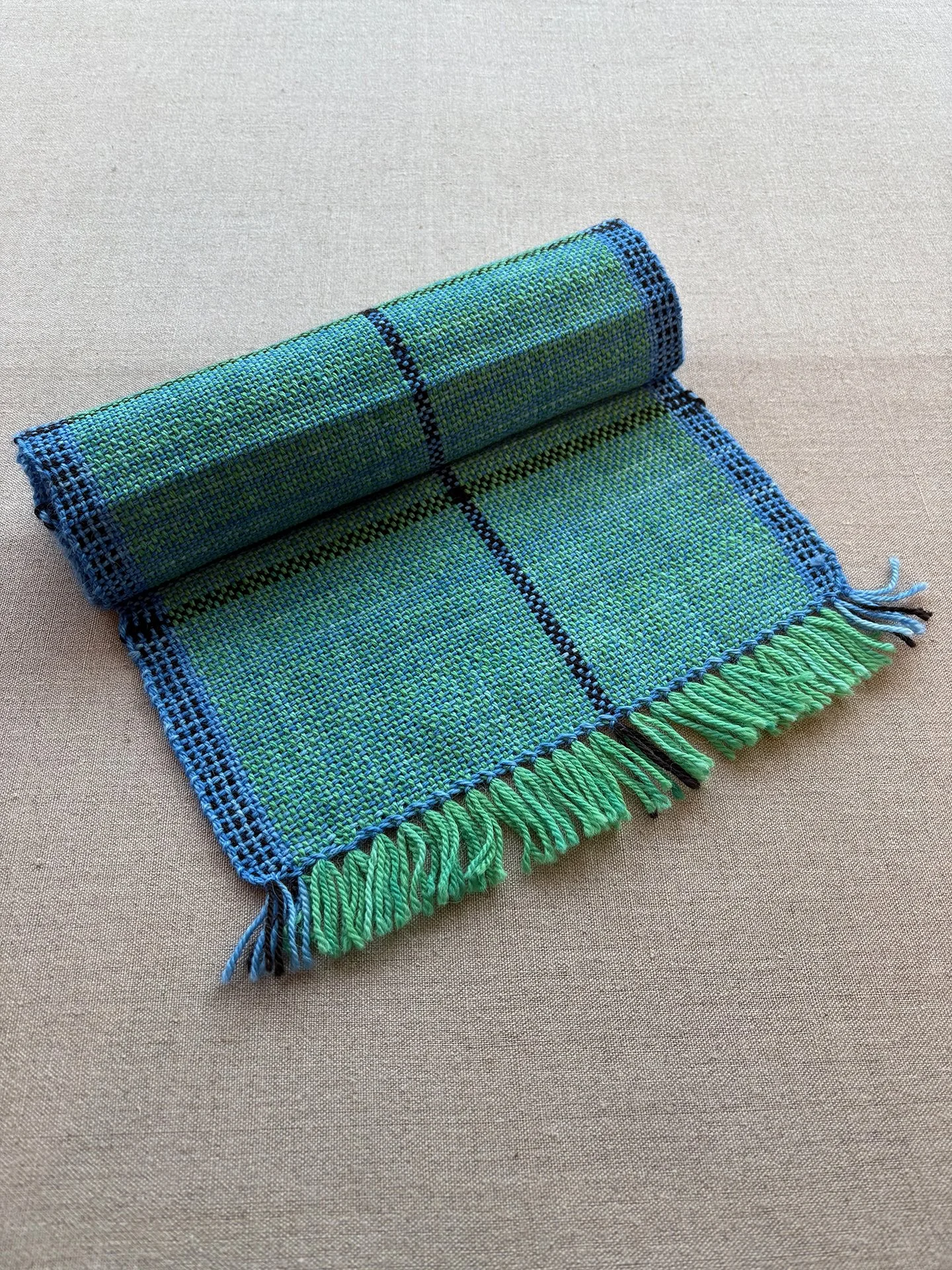 Liz_Scarf_Bluedetail.jpg