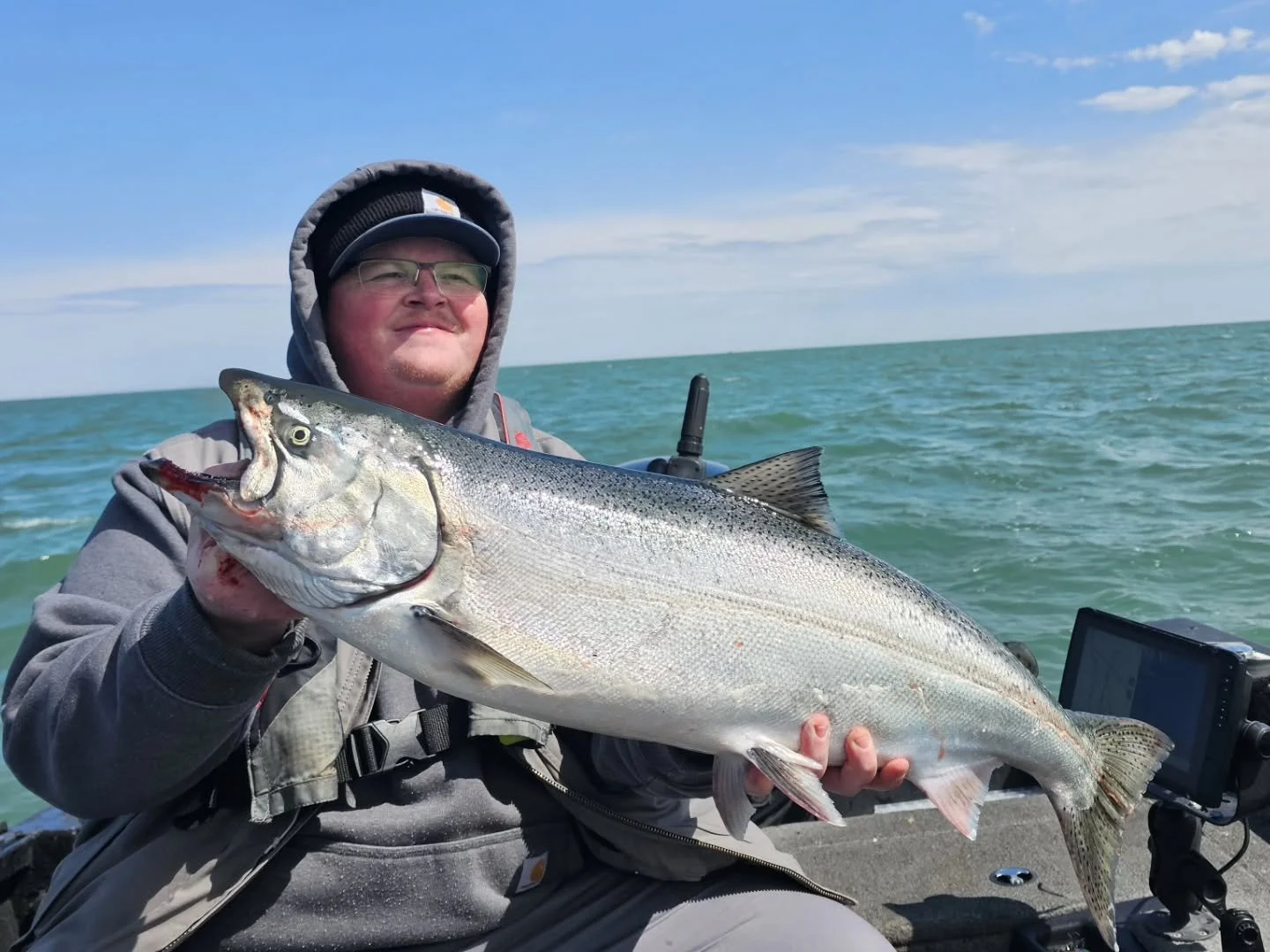 The lake continues to give up some great fishing as we creep our way into May! If May is anything like April was, HOLD ON!🔨🎣

Let's go fishing!
.
.
📞 1-888-462-3995
🌐 kingslayersportfishing.ca
📧 kssportfishing@gmail.com
.
.
#kingslayersportfishi