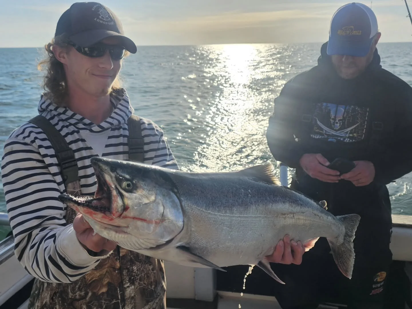 Lake Ontario has been off the charts good this spring! Nice to see some quality 15-18lb fish hitting the deck! Still searching for them 20lb+ but the bait is starting to flood in now, so they can't be far behind! Summer looks promising for us!
.
.
Le