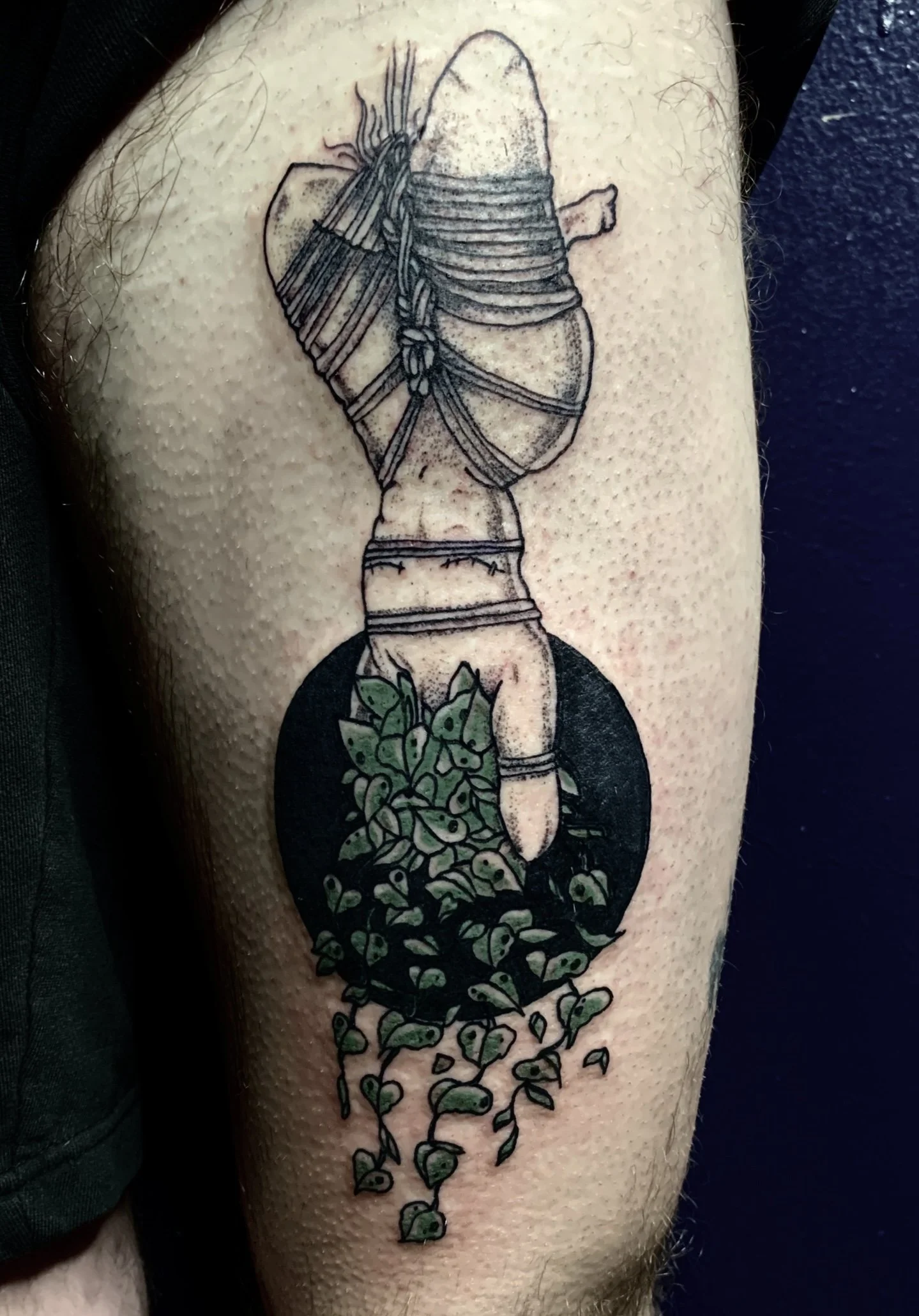 shibari thigh tattoo