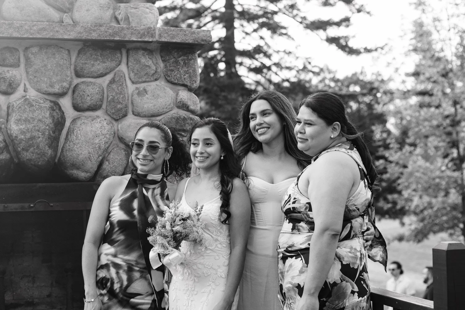 20260912-wedding-00513-sqslarge.jpg