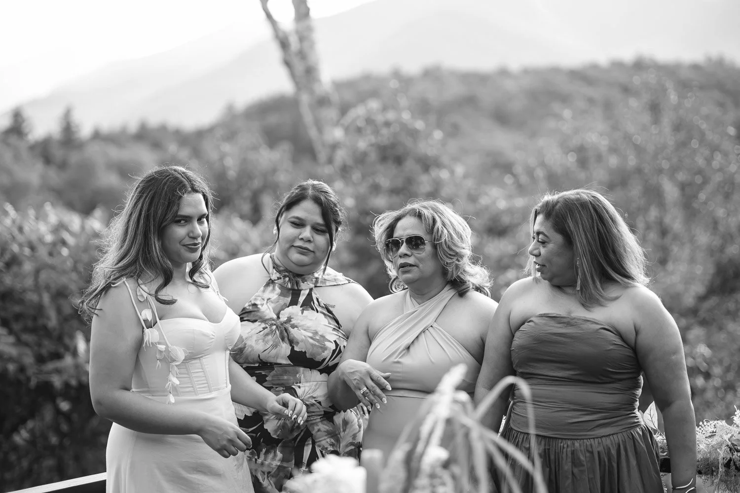 20260912-wedding-00580-sqslarge.jpg