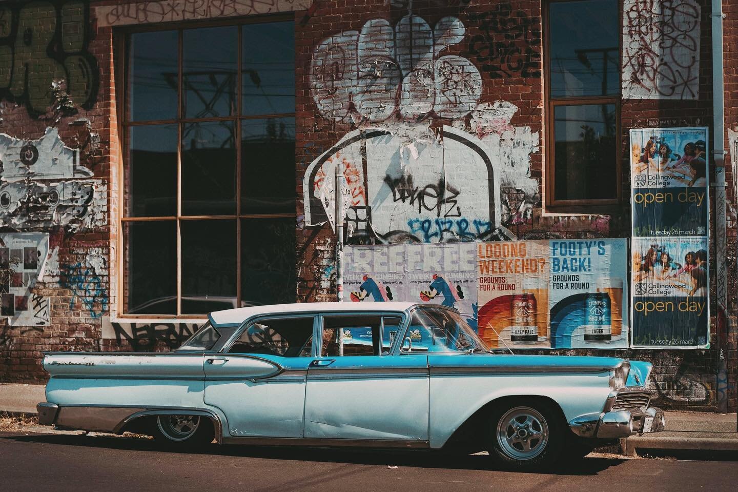 Cuba?  No&hellip;just downtown Collingwood while on my way to a shoot.  Just gorgeous ❤️❤️🚙 @tiziamayphotography @tiziamaycommercial #oldcars #vintagecar