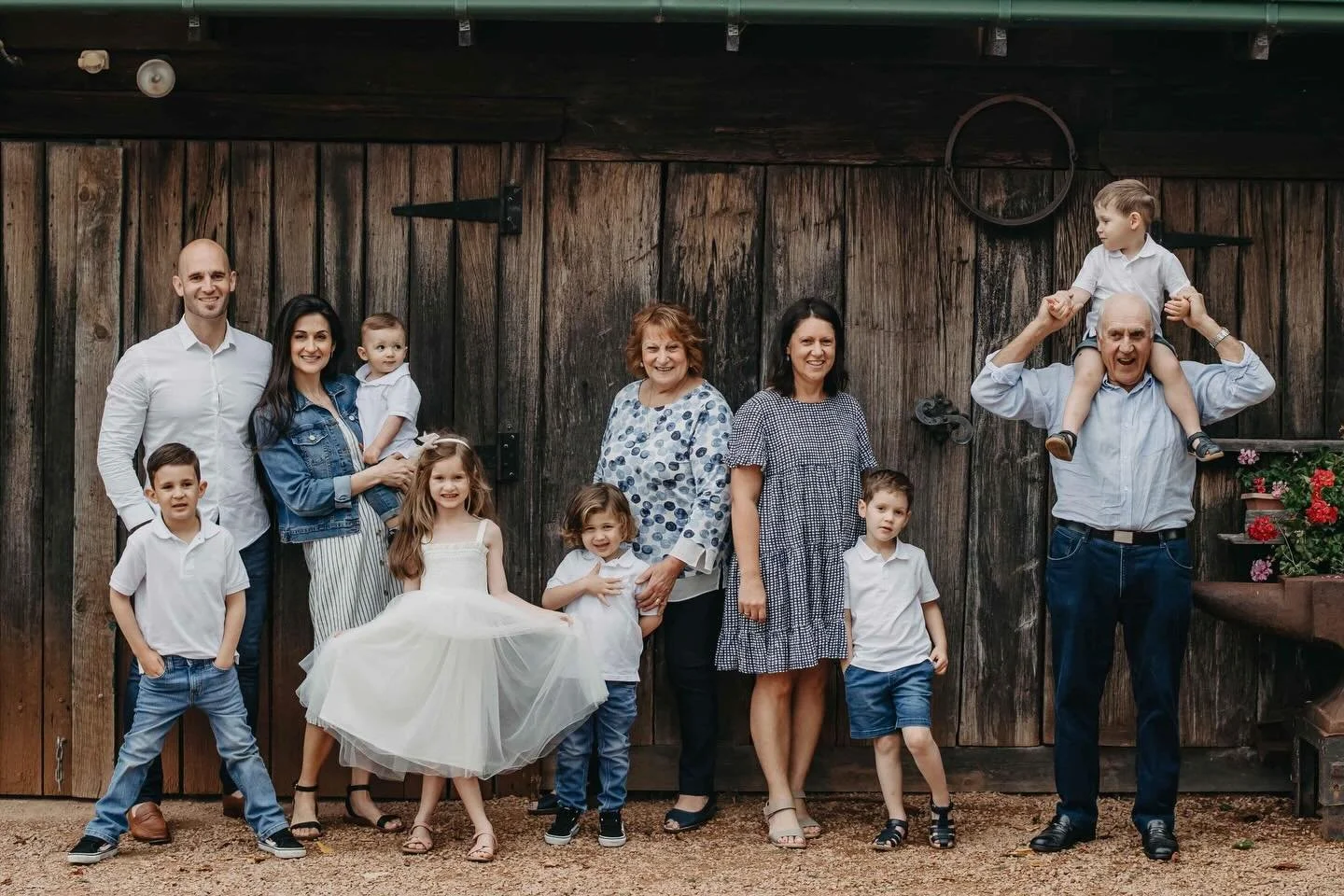 When you bring the whole family together for a portrait session ❤️❤️.

@tiziamayphotography #family #familyportraits #melbourneportraitphotographer