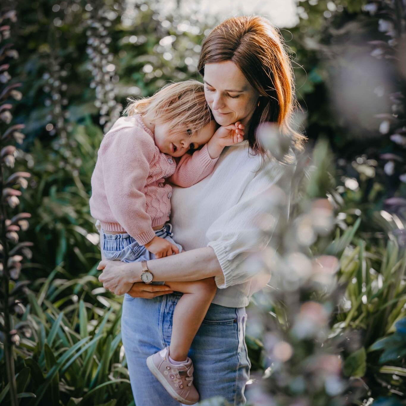 Jorge, Bec and little Olive.  I first photographed Olive as a newborn and I felt this piece of string connecting our hearts on this updated shoot.  Thanks for asking me again Jorge 🥰❤️❤️

@tiziamayphotography @mr.jorgedelacruz