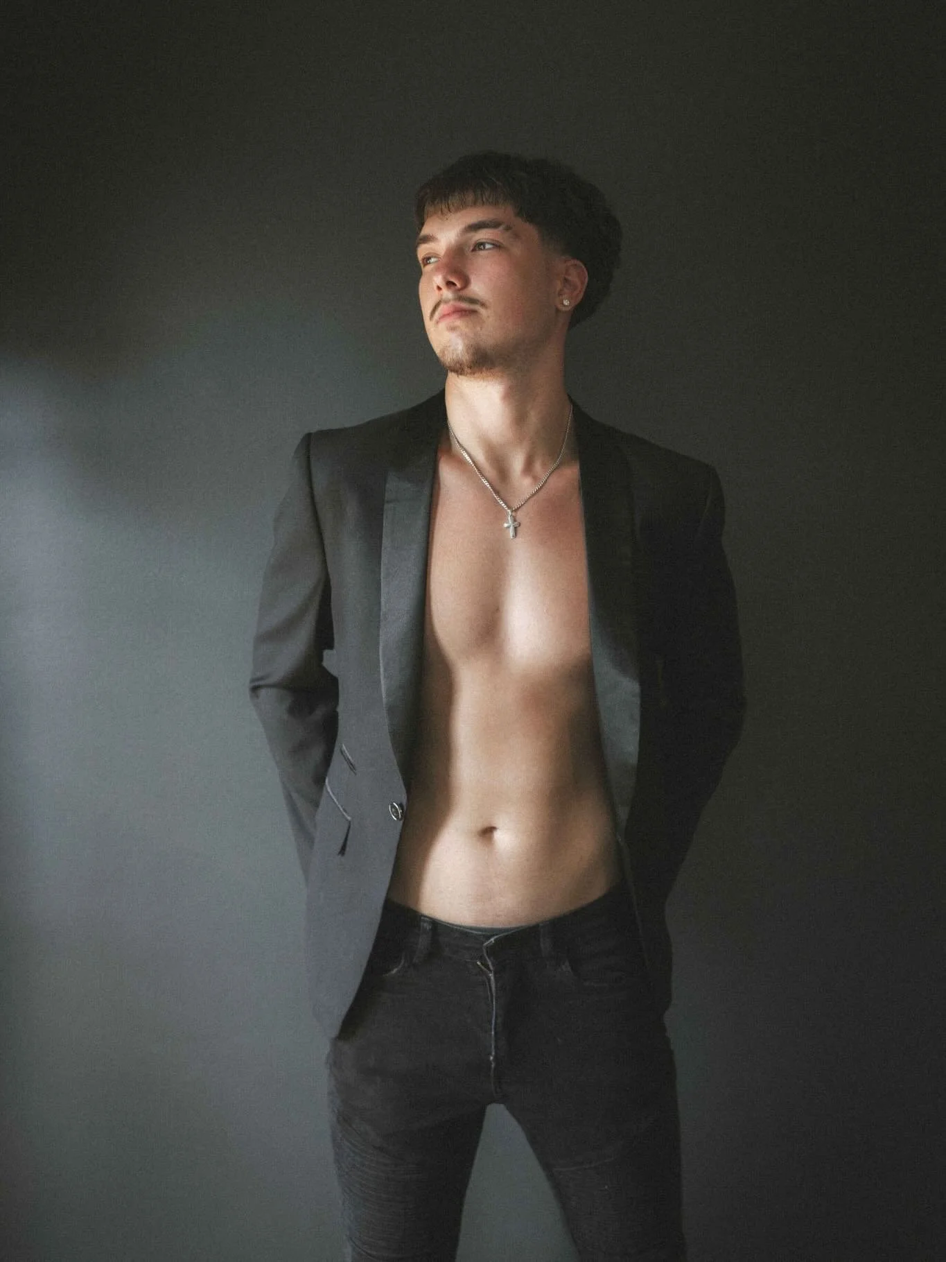 Model portfolio for Dylan. 🙏❤️