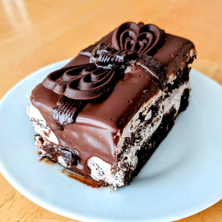 Publix Bakery Chocolate Ganache Supreme Cake Review — Snarkle ...