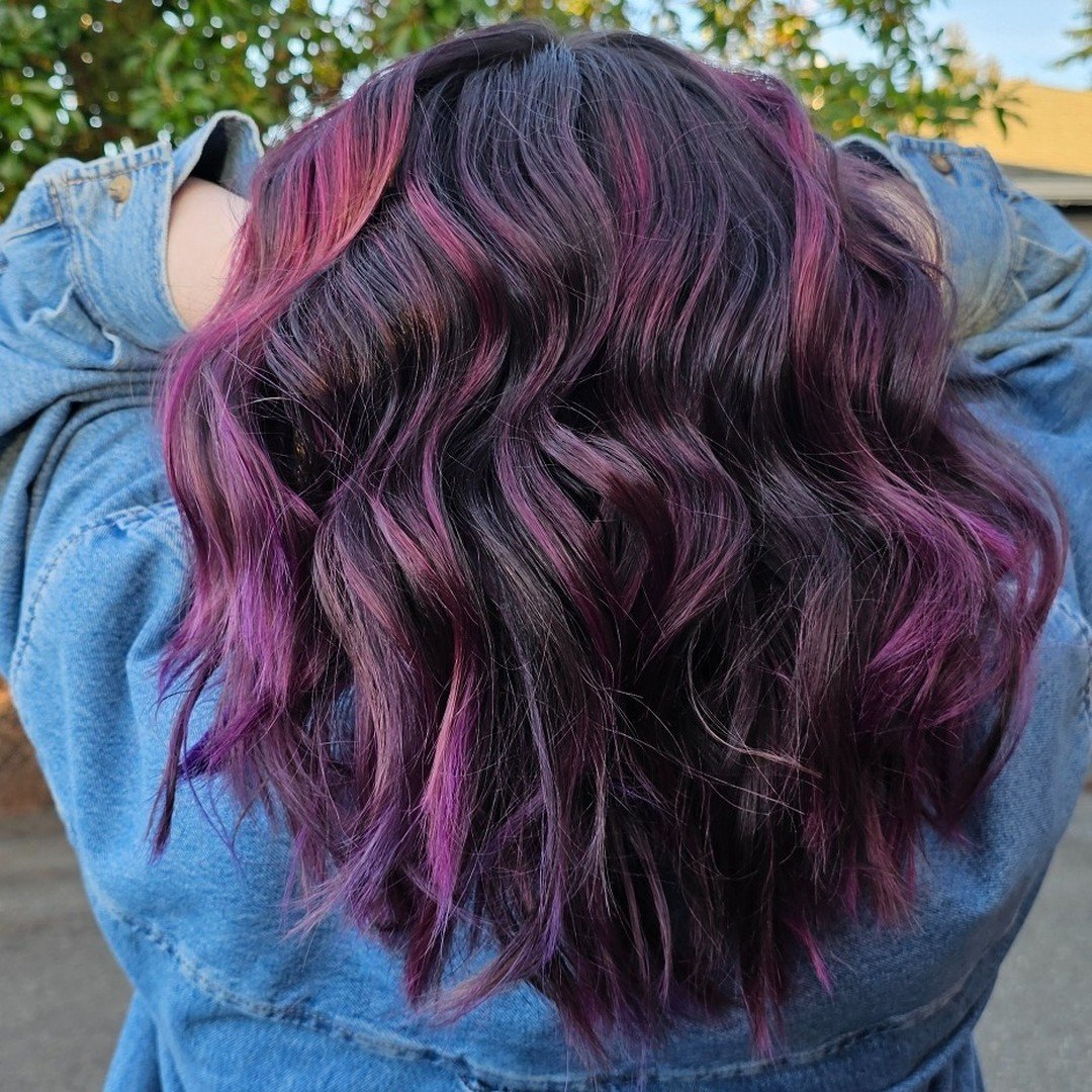 What word comes to mind when you see this hair color? 🍇🍷😍

We all were drooling when we saw this beautiful work by @hair.byjaqui ✨

 #nirvanavibes #dangerjonescreative #haircolor #hairsalon #tacomahairstylist