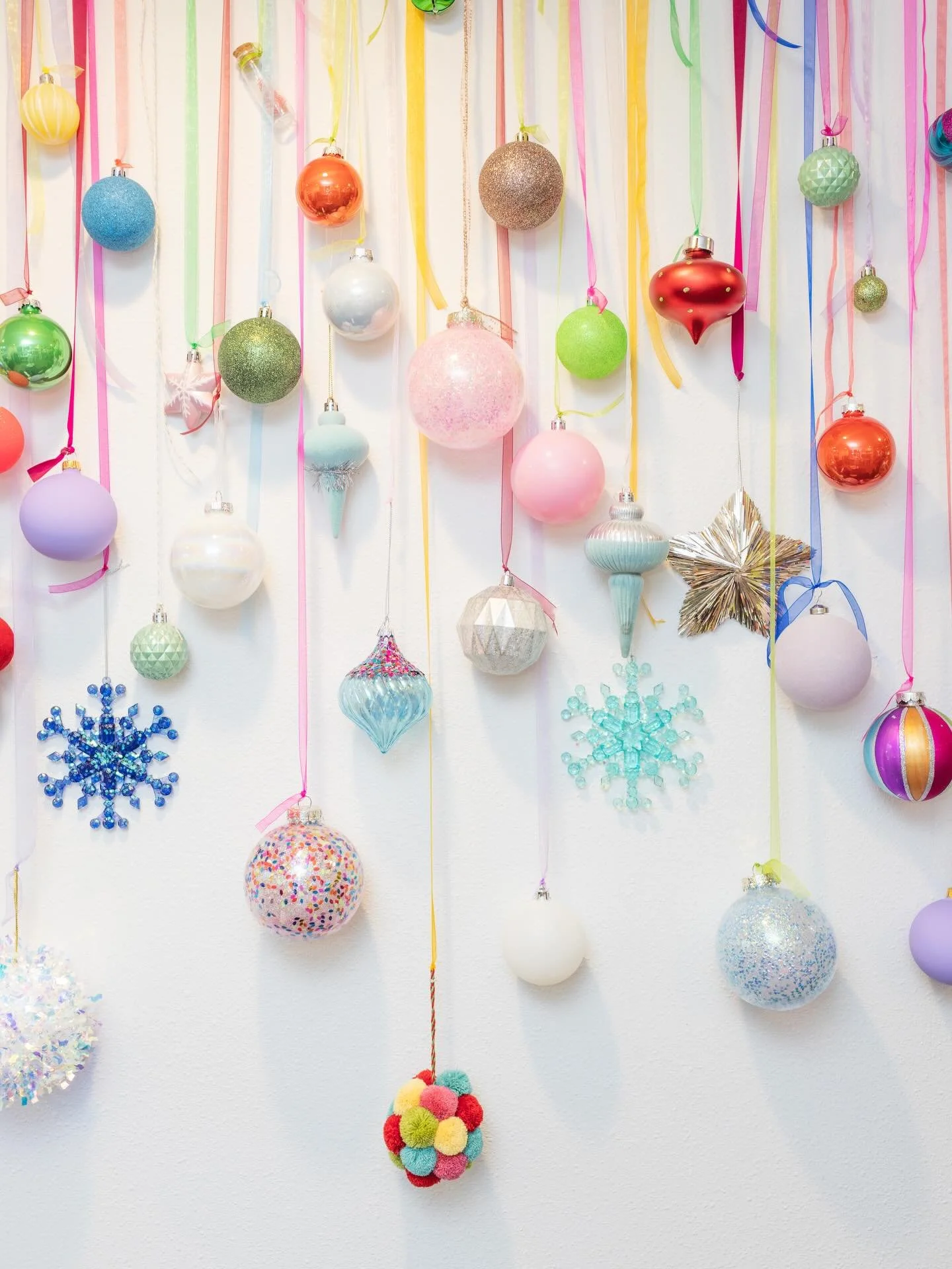 A little joy goes a long way ✨

If you&rsquo;re a Nirvana client, then you know @alexandria.nirvana always keeps the space feeling festive and fresh&mdash;no matter the season. If you&rsquo;re looking for a salon with a vibe that&rsquo;s always merry