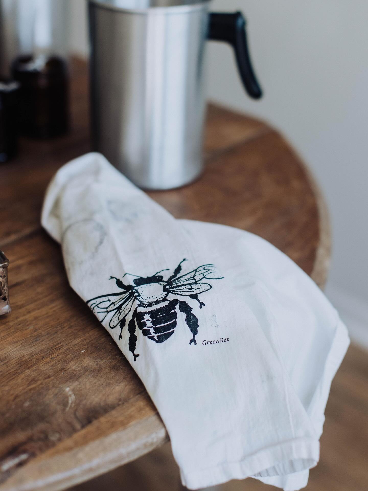 Putting the tools down &amp; taking a break ✌️ 

🕯️See you next week!

#sundayslowdown 
#timeoff
#rest
#takeabreak
#candlemaking
#honeybee 
#makers
#lnknebraska 
#copperandwaxco
#makermovement 
#makersofinstagram