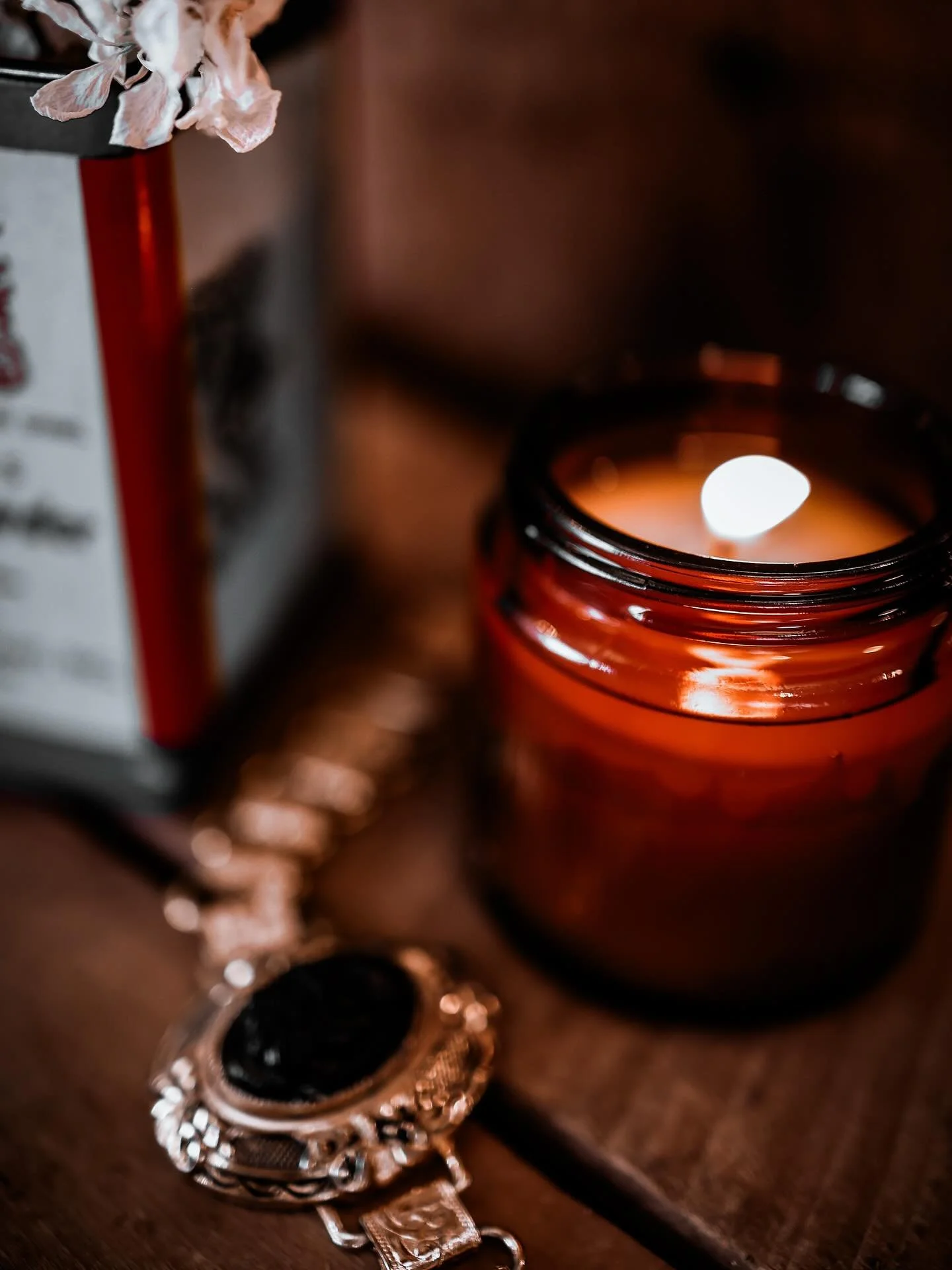 🖤🍂 𝕺𝖈𝖙𝖔𝖇𝖊𝖗 🕯️

𝘛𝘩𝘦 𝘱𝘦𝘳𝘧𝘦𝘤𝘵 𝘮𝘰𝘯𝘵𝘩 𝘵𝘰 𝘩𝘪𝘨𝘩𝘭𝘪𝘨𝘩𝘵 𝘰𝘶𝘳 𝘯𝘦𝘸 𝘍𝘢𝘭𝘭 𝘴𝘤𝘦𝘯𝘵!

𝔖&eacute;𝔞𝔫𝔠𝔢 🔮

𝘙𝘪𝘤𝘩 𝘢𝘮𝘣𝘦𝘳 𝘨𝘪𝘷𝘦𝘴 𝘸𝘢𝘺 𝘵𝘰 𝘳𝘪𝘱𝘦 𝘣𝘭𝘢𝘤𝘬𝘣𝘦𝘳𝘳𝘪𝘦𝘴 𝘢𝘯𝘥 𝘩𝘪𝘯𝘵𝘴 𝘰𝘧 𝘧𝘭𝘰𝘳?