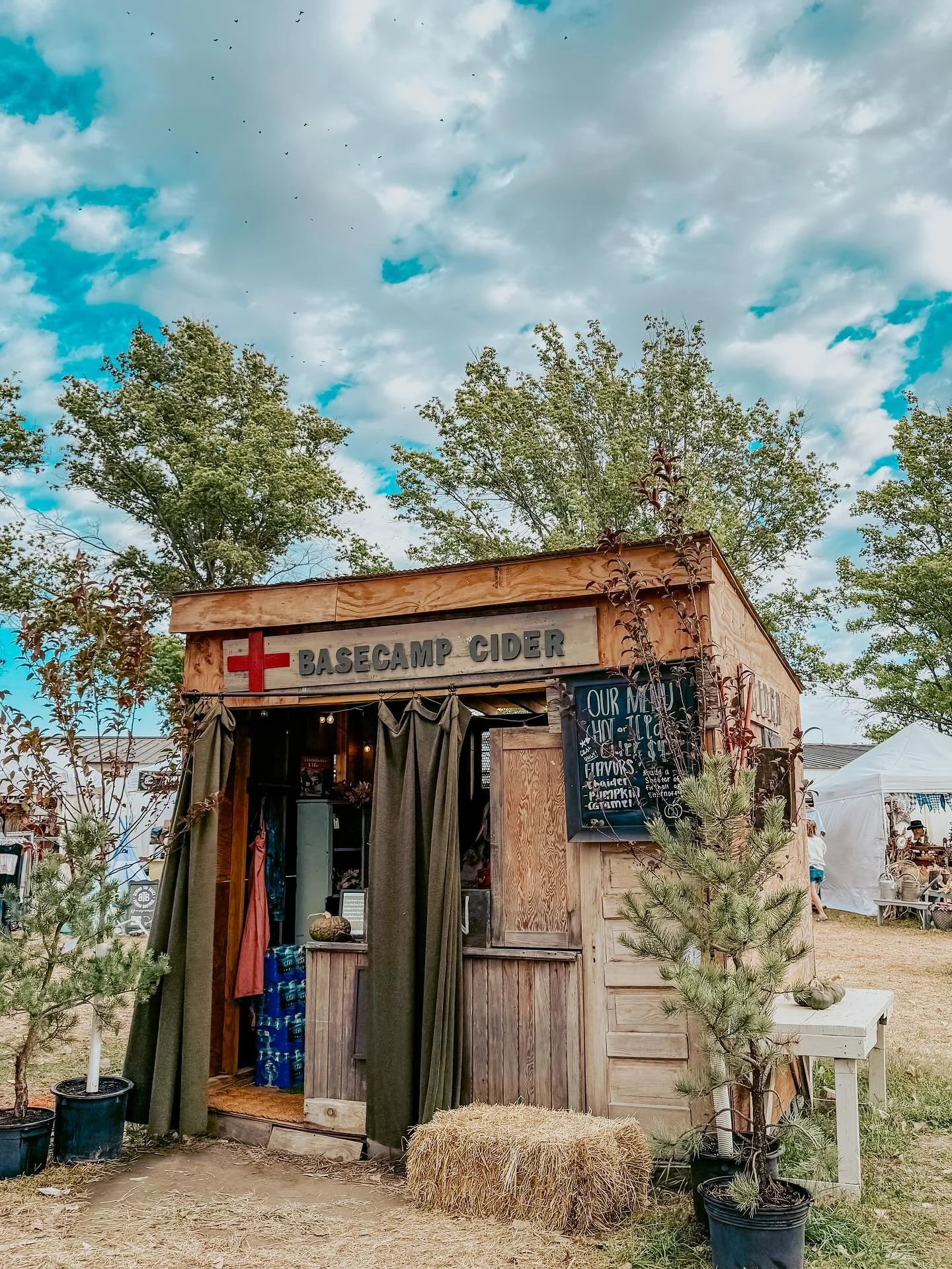 What a weekend at one of my favorite places 🧡

I&rsquo;m blown away by my amazing customers who return year after year here @junkstock ~ THANK YOU! 🫶🏼

👏 Huge shout out to the team at Junkstock for all they do to pull this event together each tim