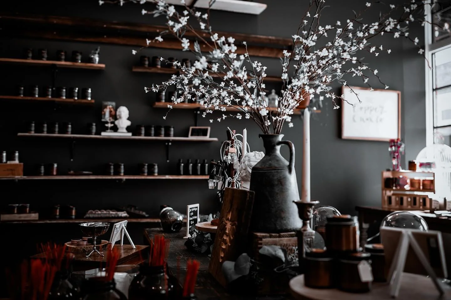 🕯️Shop views! 

Come as you are. 🧡