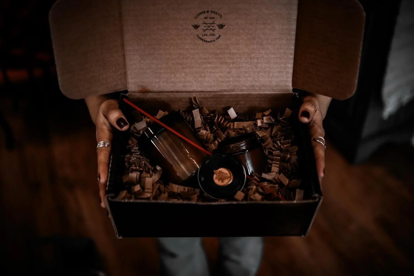 It&rsquo;s not too late to order a November 𝘞𝘢𝘹 𝘉𝘰𝘹! 📦🌲💫

𝘚𝘤𝘦𝘯𝘵 𝘰𝘧 𝘵𝘩𝘦 𝘮𝘰𝘯𝘵𝘩: 𝘍𝘰𝘳&ecirc;𝘵 𝘕𝘰𝘪𝘳𝘦 -  𝘌𝘷𝘦𝘳𝘨𝘳𝘦𝘦𝘯 + 𝘈𝘮𝘣𝘦𝘳 + 𝘑𝘶𝘯𝘪𝘱𝘦𝘳

Our 𝘞𝘢𝘹 𝘉𝘰𝘹 𝘊𝘭𝘶𝘣 is a great way to grab the newest release