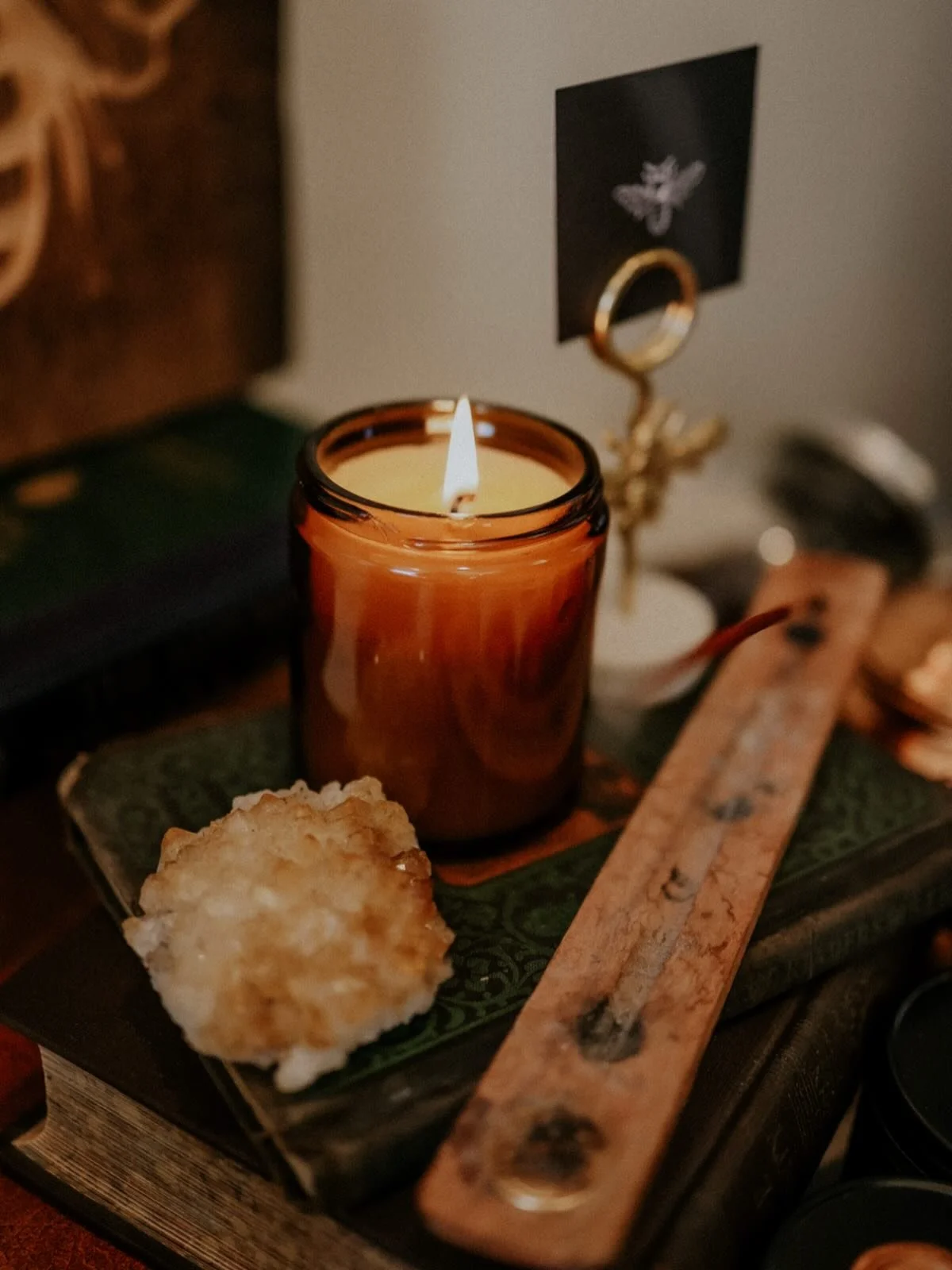 #sundayslowdown 

Currently burning&hellip;.P&acirc;tisserie 🥧 

Pie crust + Nutmeg + Brown sugar