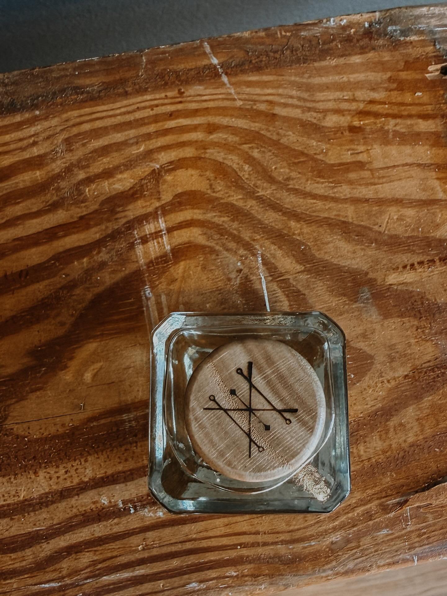 𝐸𝑎𝑢 𝑑𝑒 𝑃𝑎𝑟𝑓𝑢𝑚 - 𝑖𝑛 𝑠𝑡𝑜𝑟𝑒 𝑎𝑛𝑑 𝑜𝑛𝑙𝑖𝑛𝑒! 𝐽𝑢𝑠𝑡 𝑖𝑛 𝑡𝑖𝑚𝑒 𝑓𝑜𝑟 𝑦𝑜𝑢𝑟 𝑉𝑎𝑙𝑒𝑛𝑡𝑖𝑛𝑒💘 

✨𝐴𝑣𝑎𝑖𝑙𝑎𝑏𝑙𝑒 𝑠𝑐𝑒𝑛𝑡𝑠:

𝐺𝑖𝑛 + 𝑇𝑜𝑛𝑖𝑐
𝐻𝑒𝑚𝑖𝑛𝑔𝑤𝑎𝑦 
𝑀𝑖𝑑𝑛𝑖𝑔ℎ𝑡 
𝐵𝑜𝑑𝑒𝑔𝑎 𝐵𝑎𝑦