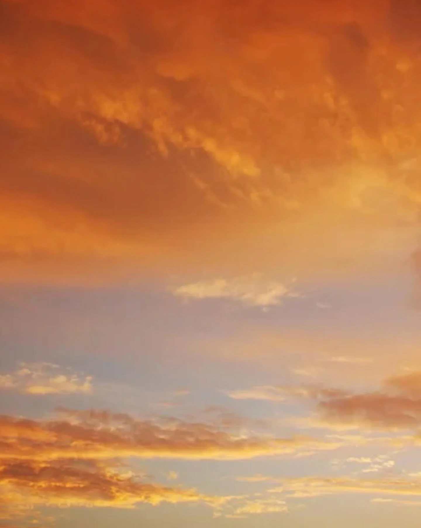 &ldquo;𝓣𝓪𝓴𝓮 𝓷𝓸𝓽𝓲𝓬𝓮 𝓸𝓯 𝔀𝓱𝓪𝓽 𝓵𝓲𝓰𝓱𝓽 𝓭𝓸𝓮𝓼 - 𝓽𝓸 𝓮𝓿𝓮𝓻𝔂𝓽𝓱𝓲𝓷𝓰.&rdquo;

-𝒯ℯ𝓈𝓈 𝒢𝓊𝒾𝓃ℯ𝓇𝓎

#wednesdaywisdom
#chandler
#candlemakers 
#lincolnnebraska 
#bethelight