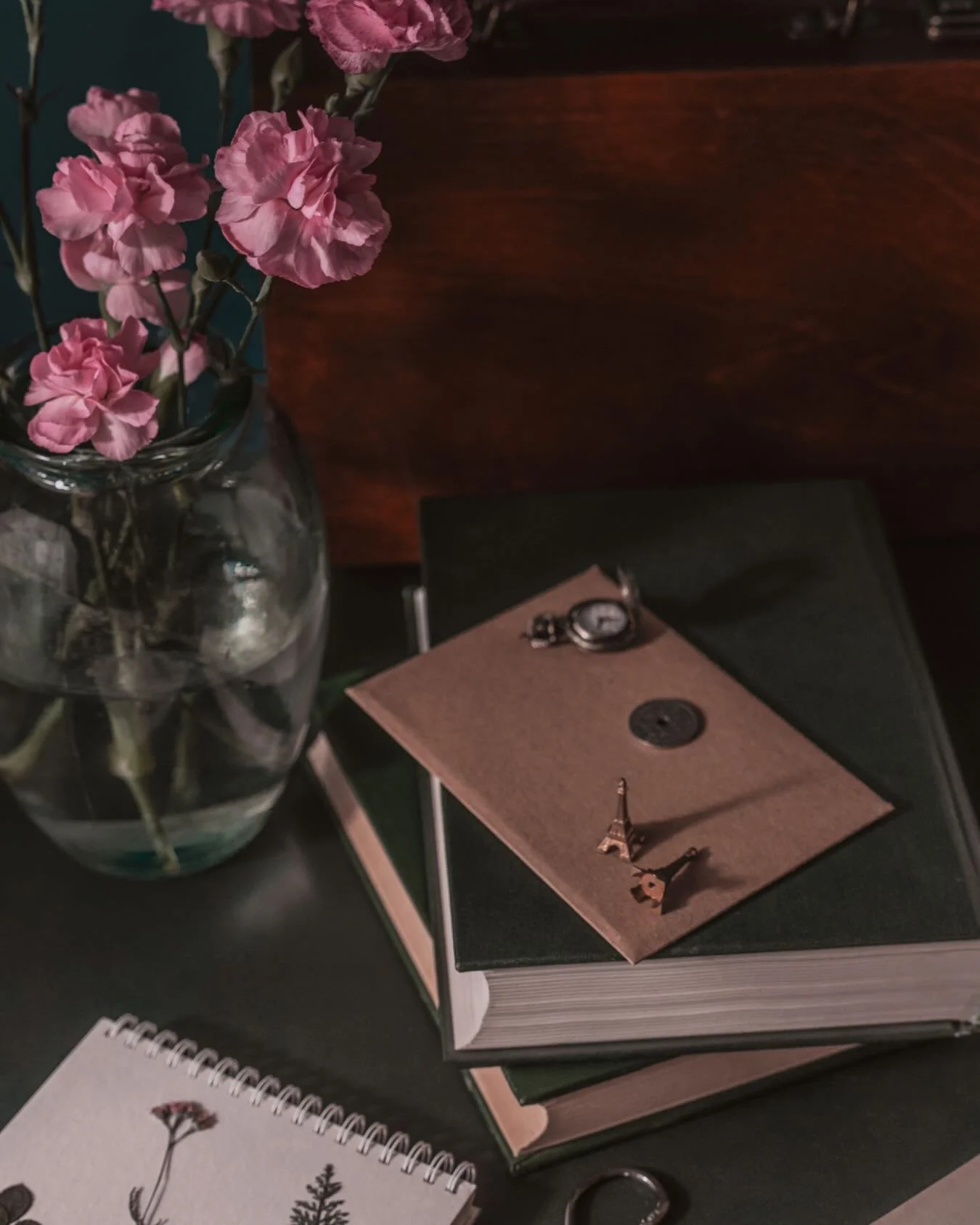 𝒮𝓂ℯ𝓁𝓁

𝑇ℎ𝑒 𝑠𝑒𝑛𝑠𝑒 𝑚𝑜𝑠𝑡 𝑎𝑠𝑠𝑜𝑐𝑖𝑎𝑡𝑒𝑑 𝑤𝑖𝑡ℎ 𝑚𝑒𝑚𝑜𝑟𝑦 &amp; 𝑒𝑚𝑜𝑡𝑖𝑜𝑛𝑠 - 𝑏𝑜𝑡ℎ 𝑎𝑟𝑒 𝑝𝑟𝑜𝑐𝑒𝑠𝑠𝑒𝑑 𝑏𝑦 𝑡ℎ𝑒 𝑏𝑟𝑎𝑖𝑛&rsquo;𝑠 𝑙𝑖𝑚𝑏𝑖𝑐 𝑠𝑦𝑠𝑡𝑒𝑚. 

🕯️👃🧠