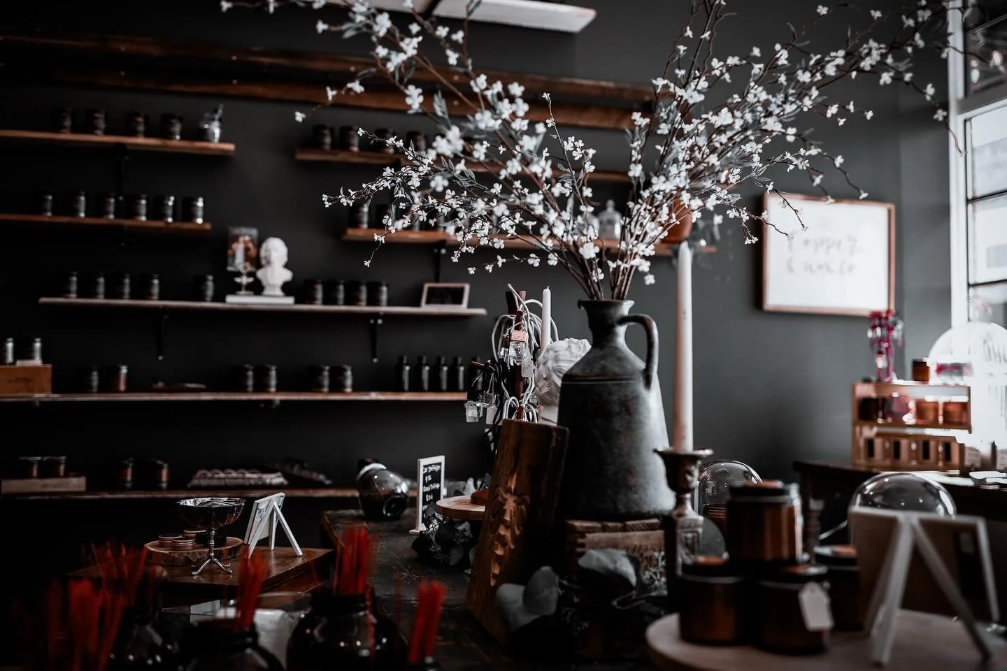 🕯️Free smells ✨

📍2701 N. 48th Suite 1 
(Entrance on Saint Paul Ave.) 

#shopviews
#freesmells
#beeswaxcandles 
#lnknebraska 
#shoplocal