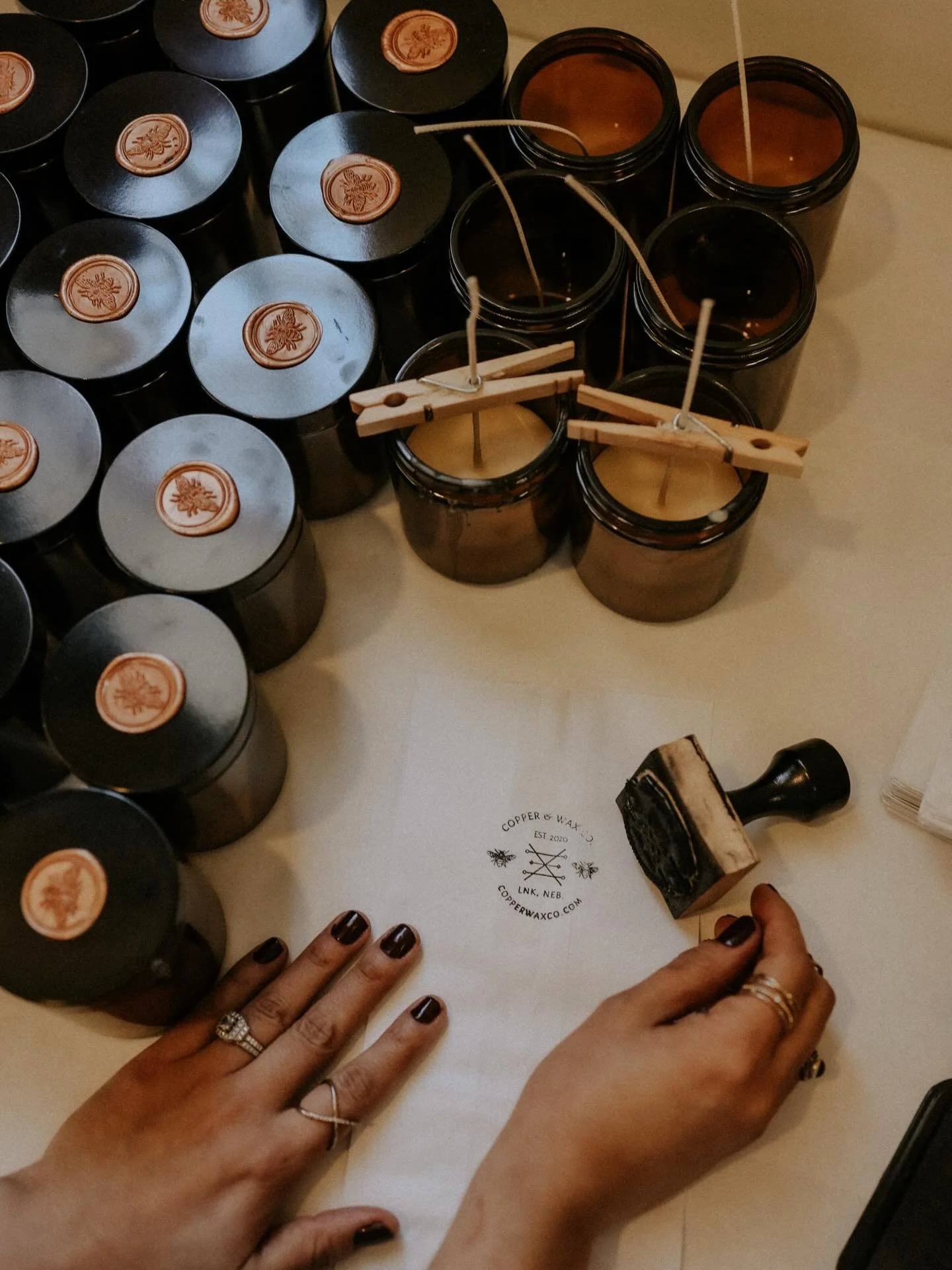 🐝 Each bag, each lid, each product labeled by hand - right here at the storefront! 🫶🏼✨

#smallbizlife 
#candleshop 
#lnknebraska 
#details 
#fortheloveoffragrance