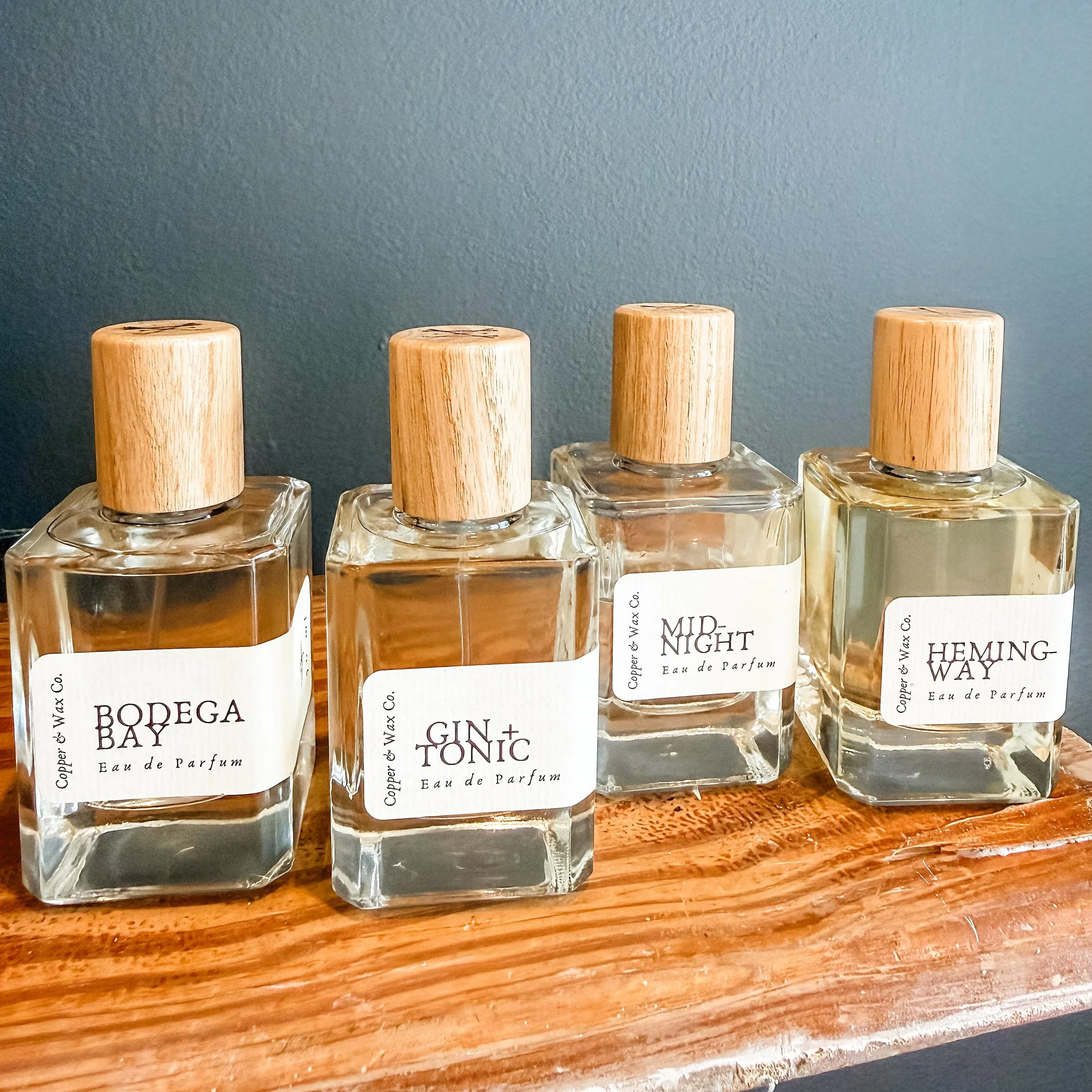 Have you tried our new Eau de Parfum yet?✨

🌊Bodega Bay - notes of sea salt + white citron
🌲Gin + Tonic - notes of botanical gin + oak
💜Midnight - notes of black currants + amber
🍊Hemingway - notes of cigar smoke + citrus