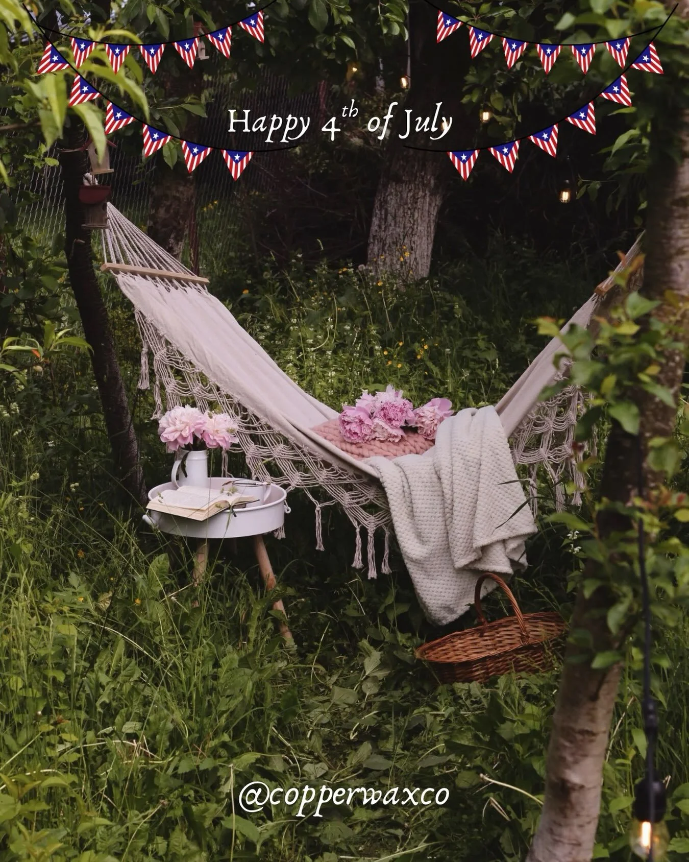 🎆Happy Fourth of July! 💥 

Stay safe, light your favorite candle, use your Alfresco incense, and remember to take a moment to rest &amp; reflect. 🇺🇸 

🫶🏼We&rsquo;re closed today to be with friends + family.