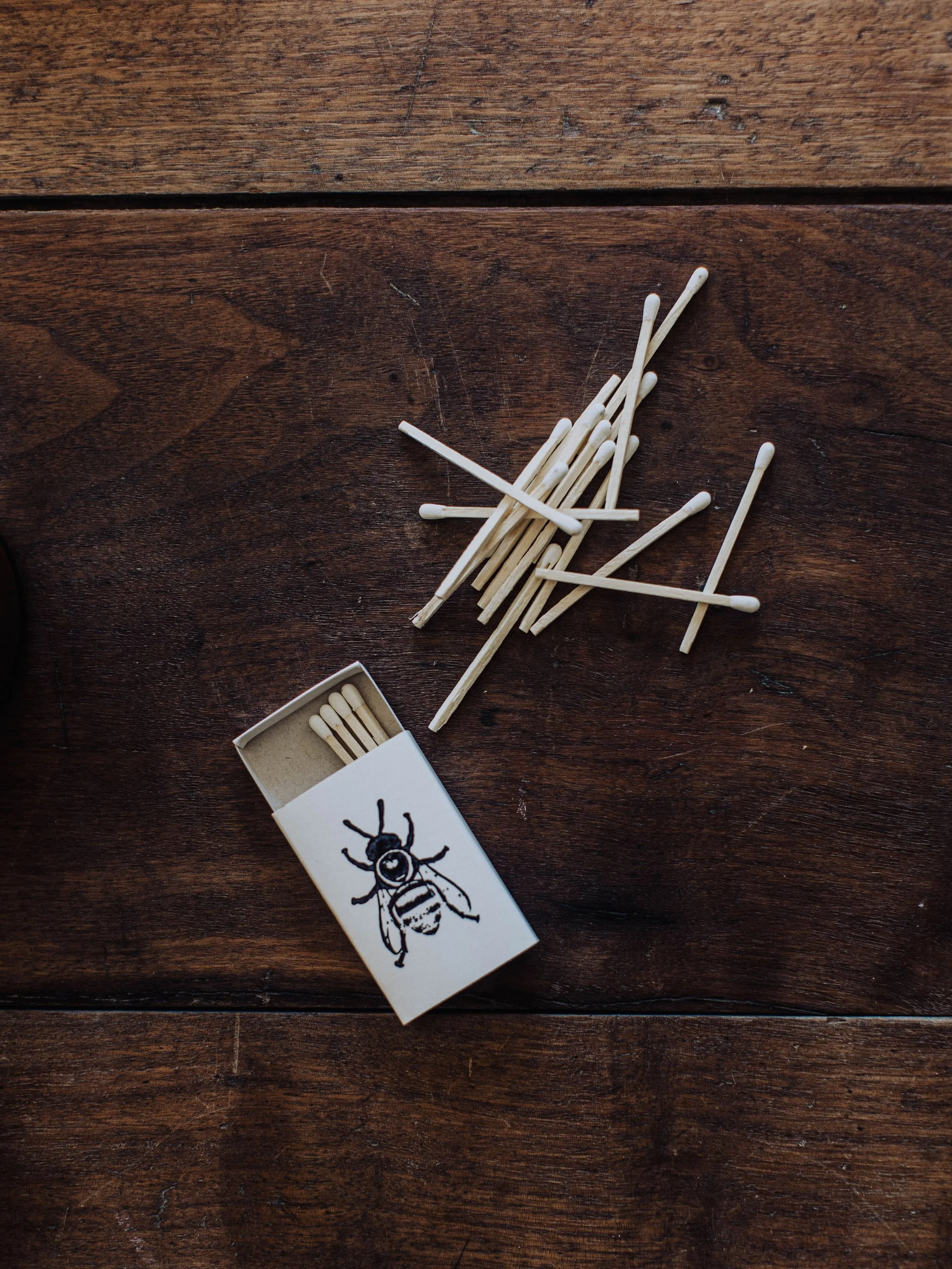 🐝 Matches or lighter?
