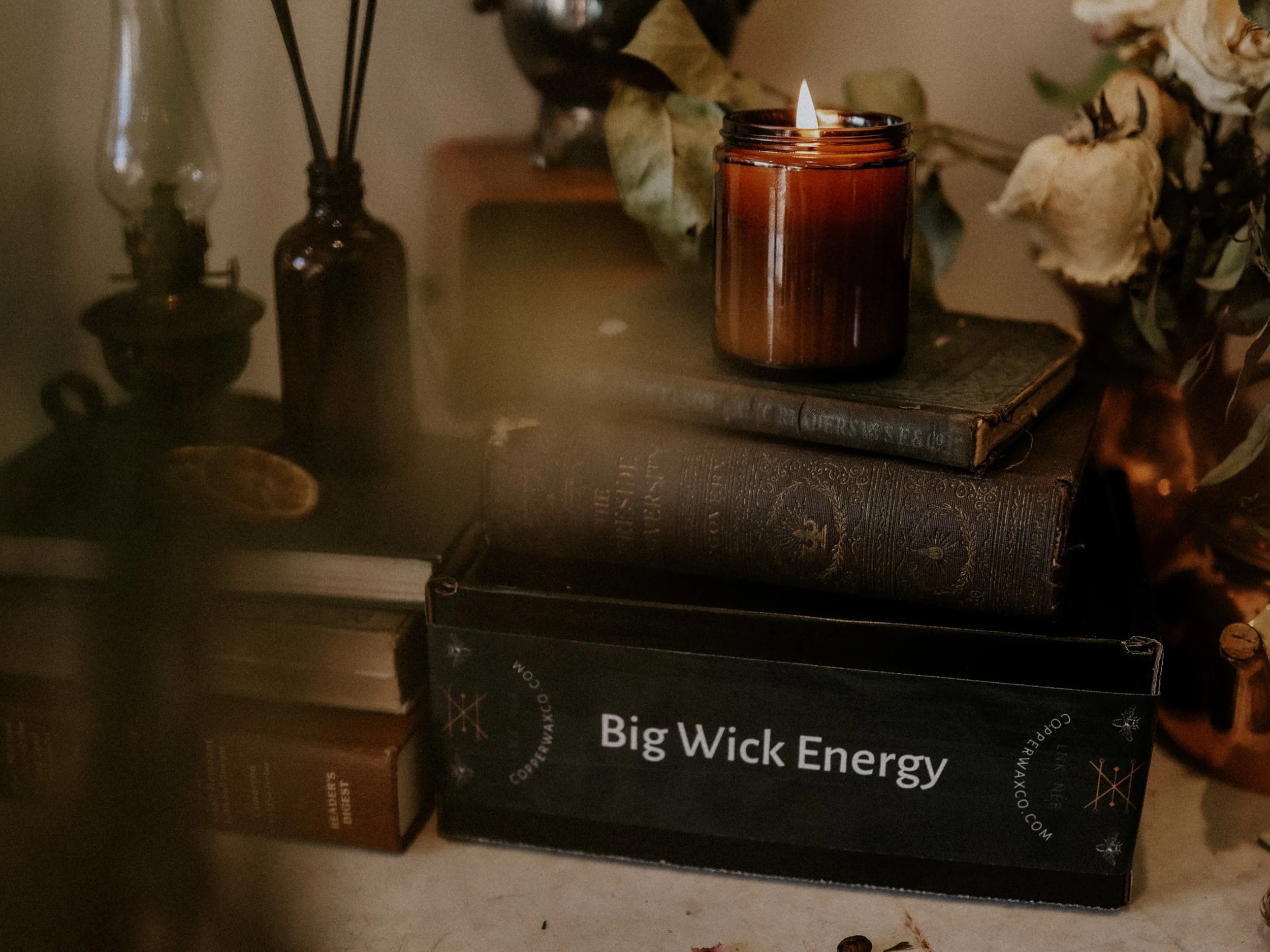 Monthly Subscriptions we offer here at Copper: 

🕯️🕯️Alchemy Box $48/mo includes 2 - 9oz candles, one scent of the month + one scent of your choice 

🧡🖤Wax Box $35/mo includes 1 - 9oz scent of the month + 1 - 4oz mystery scent 

💨Incense subscri