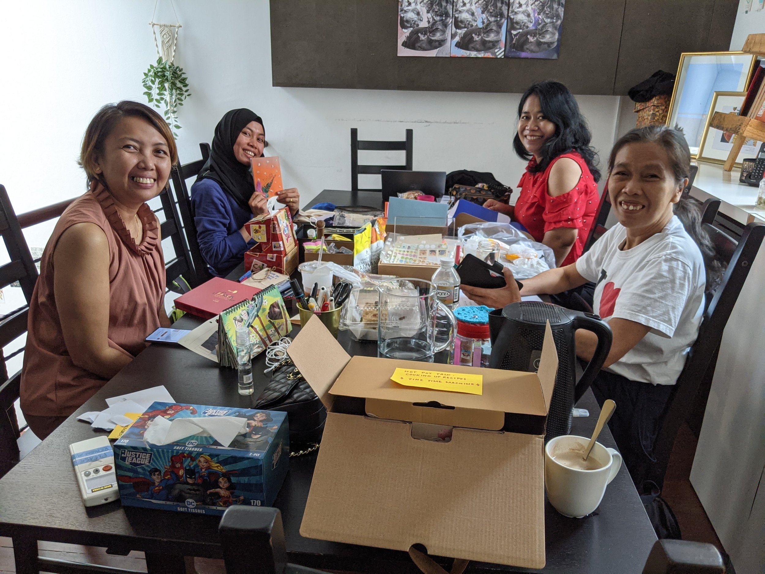 Apart from our scheduled Sunday sessions, the participants often brought the craft materials home to work on more zine-making over the course of the week, and we also hosted an extra session for those who wanted to continue working on their recipe-zi
