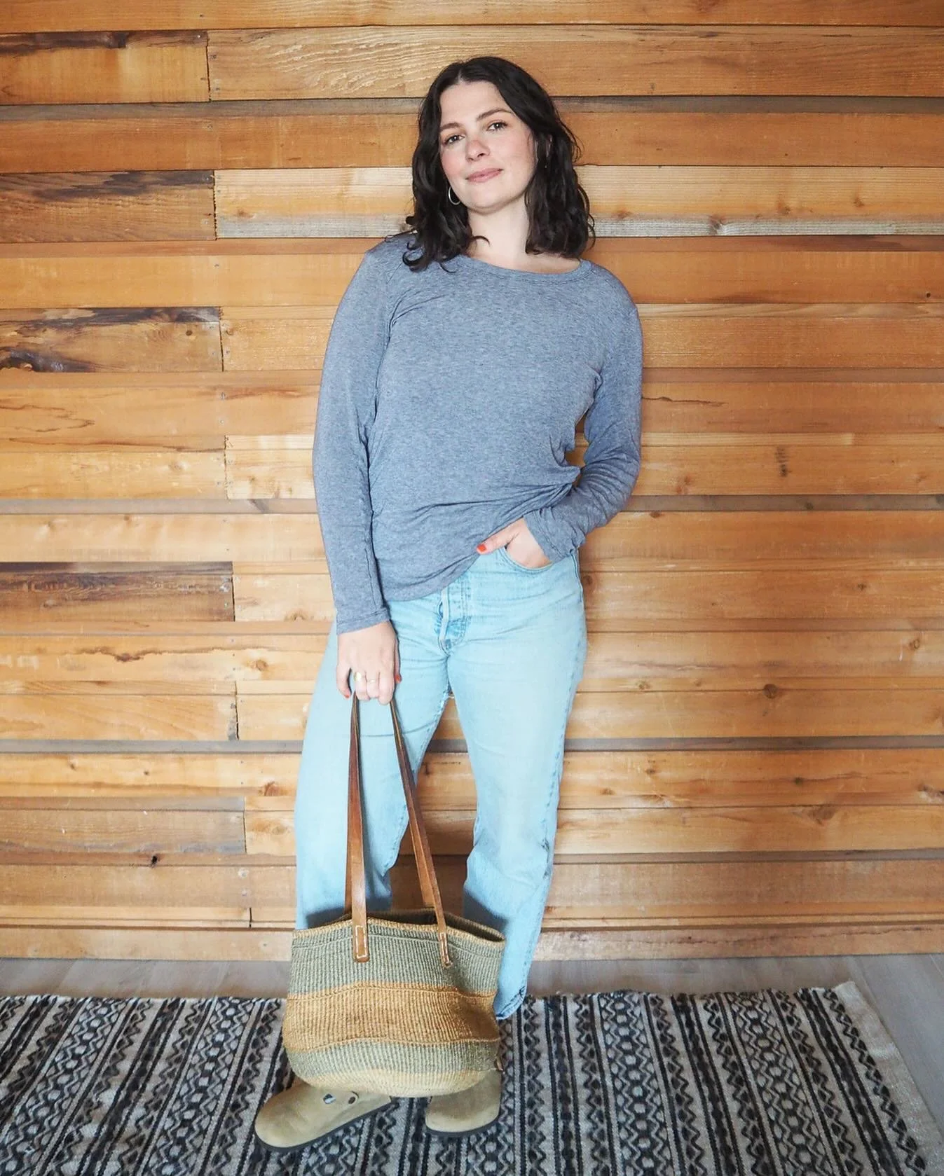 Merino wool tops are perfect for transitional season dressing 🐏

✅Keeps you warm without overheating 
✅Breathable and lightweight
✅Wrinkle resistant
✅Doesn&rsquo;t retain odors which means less laundry!

If you&rsquo;re looking to make a top that wi