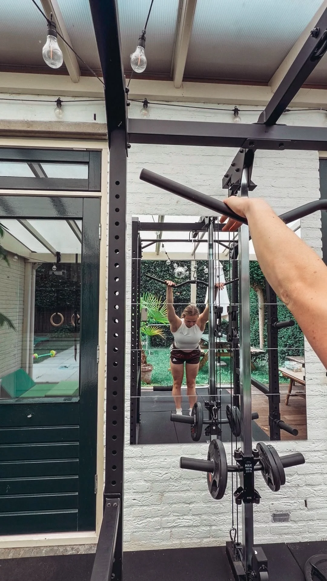 Sneller zwemmen door krachttraining: 3 kabeloefeningen voor zwemmers