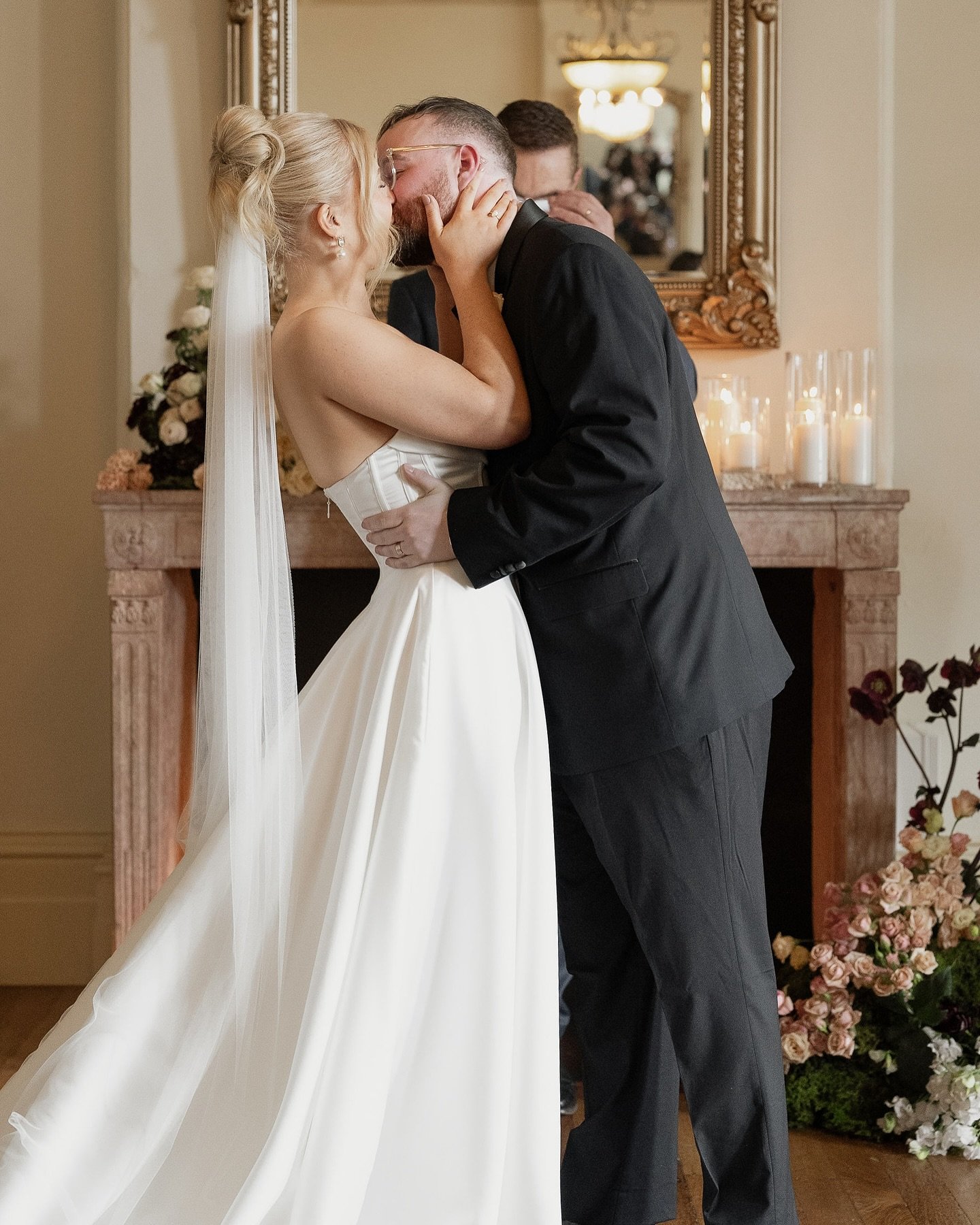 There&rsquo;s a world of difference between a space that&rsquo;s simply pretty and one that takes your breath away.

Pretty arrangements catch the eye, but breathtaking florals create a feeling that lingers long after the day is over. 

It&rsquo;s th