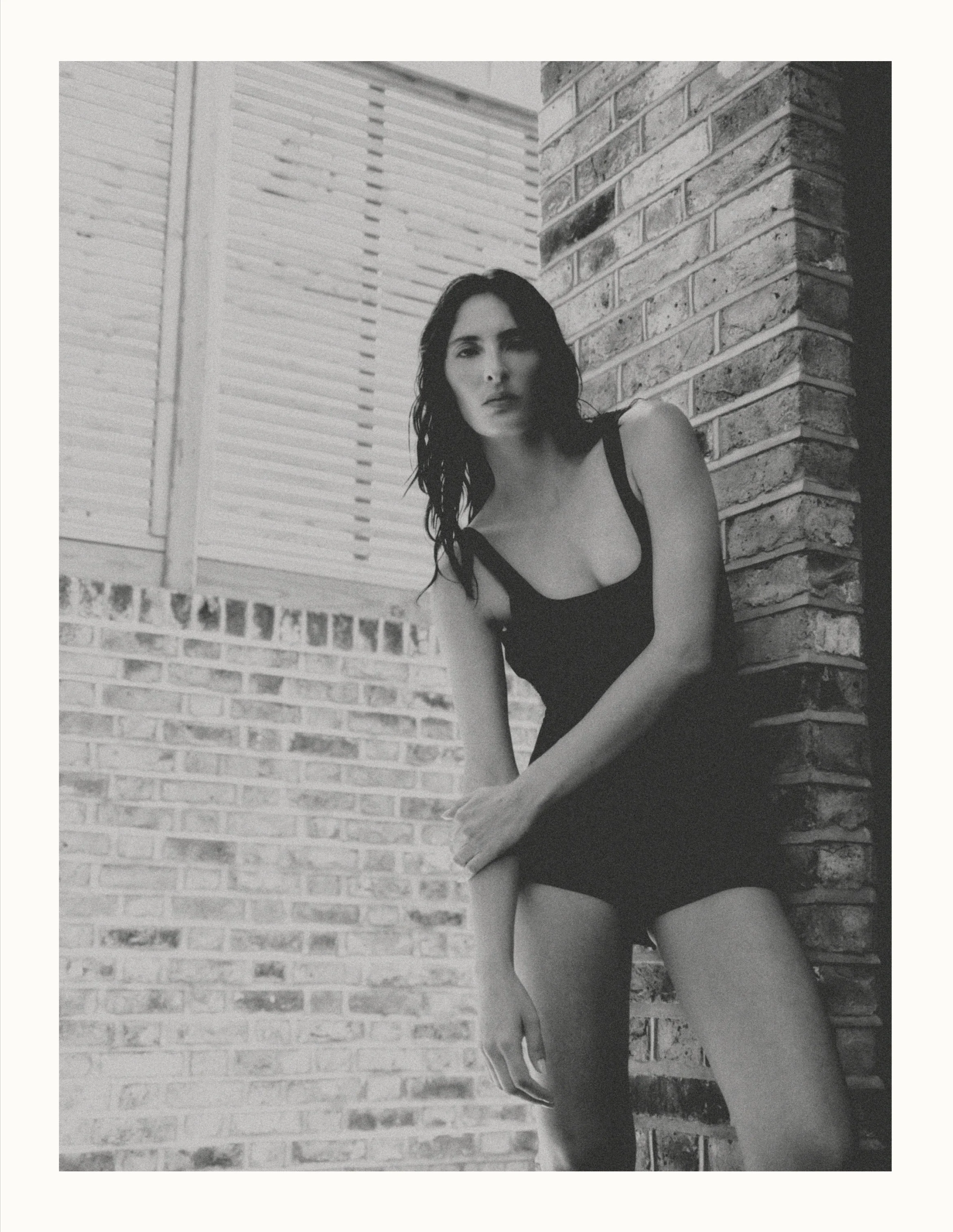 ELAINE FIELD // LE SOLEIL NOIR - RESORT ‘26

Photography: Jess Segal | Creative Direction: Lara Rogers |  Styling: Aurelia Donaldson | Model: Annie Tice | Hair: Tom Arnett | Make Up: Luz Giraldo | Lighting: Luke Stulinski