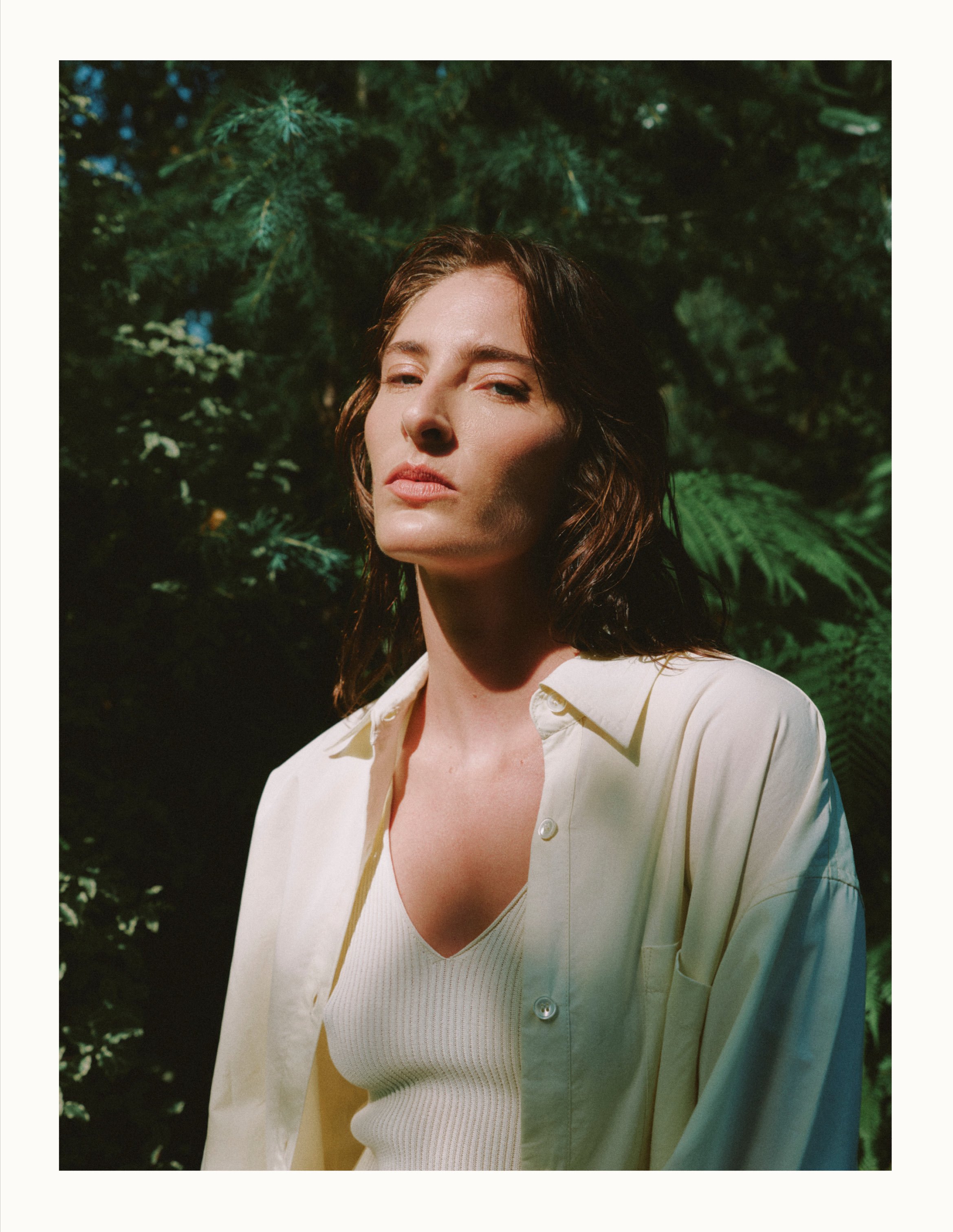 ELAINE FIELD // LE SOLEIL NOIR - RESORT ‘26

Photography: Jess Segal | Creative Direction: Lara Rogers |  Styling: Aurelia Donaldson | Model: Annie Tice | Hair: Tom Arnett | Make Up: Luz Giraldo | Lighting: Luke Stulinski
