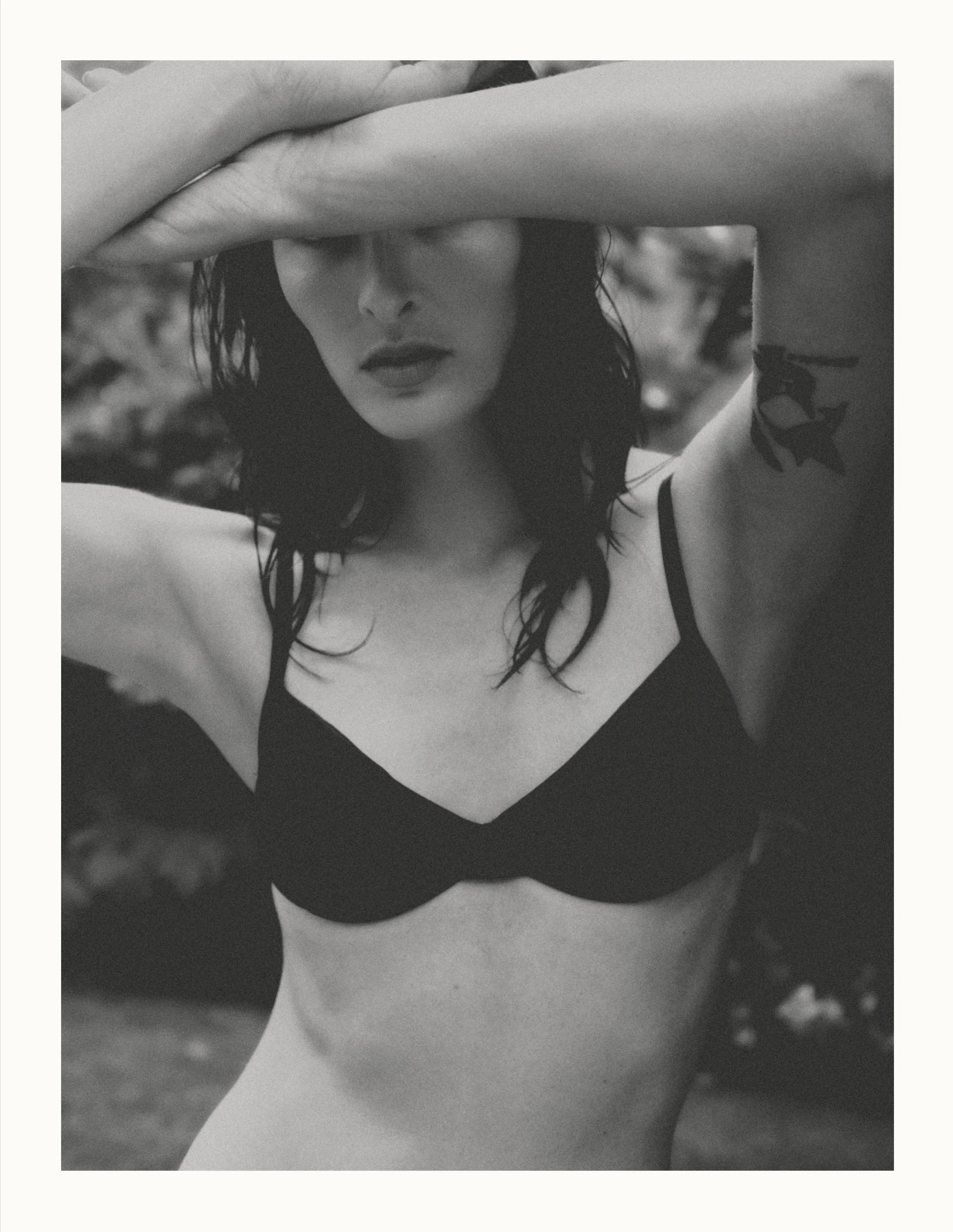 ELAINE FIELD // LE SOLEIL NOIR - RESORT ‘26

Photography: Jess Segal | Creative Direction: Lara Rogers |  Styling: Aurelia Donaldson | Model: Annie Tice | Hair: Tom Arnett | Make Up: Luz Giraldo | Lighting: Luke Stulinski