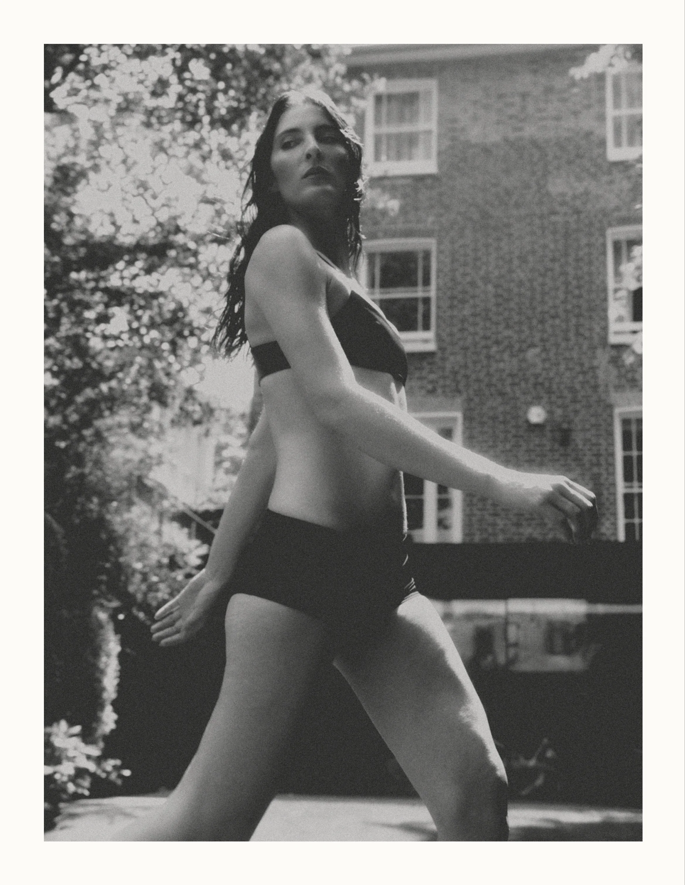 ELAINE FIELD // LE SOLEIL NOIR - RESORT ‘26

Photography: Jess Segal | Creative Direction: Lara Rogers |  Styling: Aurelia Donaldson | Model: Annie Tice | Hair: Tom Arnett | Make Up: Luz Giraldo | Lighting: Luke Stulinski