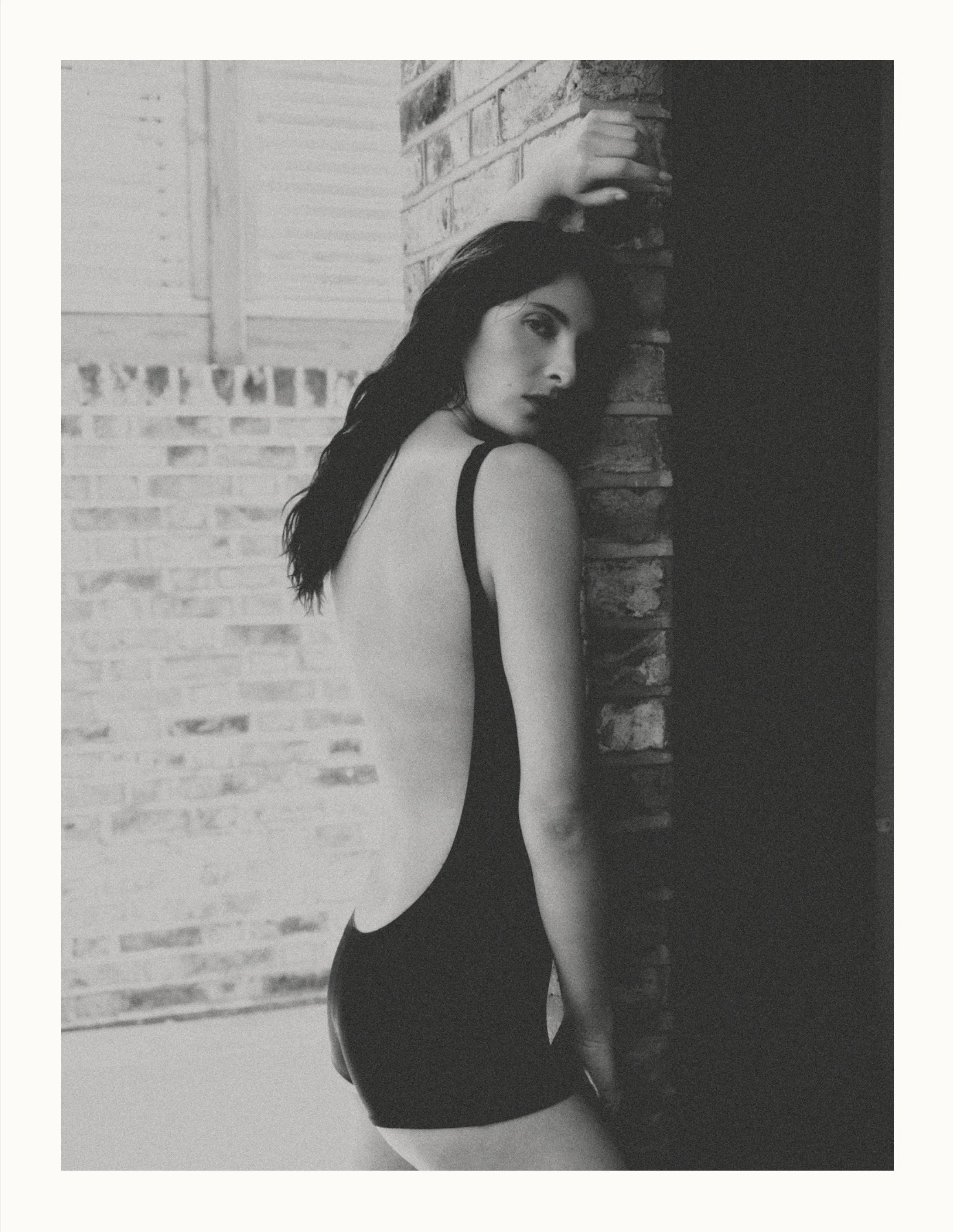ELAINE FIELD // LE SOLEIL NOIR - RESORT ‘26

Photography: Jess Segal | Creative Direction: Lara Rogers |  Styling: Aurelia Donaldson | Model: Annie Tice | Hair: Tom Arnett | Make Up: Luz Giraldo | Lighting: Luke Stulinski