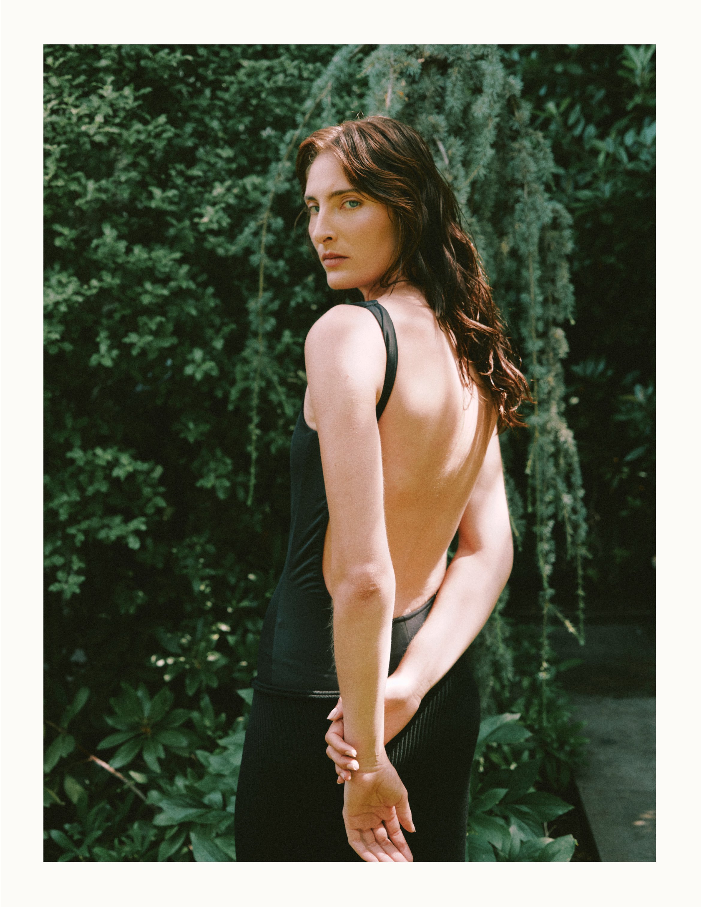 ELAINE FIELD // LE SOLEIL NOIR - RESORT ‘26

Photography: Jess Segal | Creative Direction: Lara Rogers |  Styling: Aurelia Donaldson | Model: Annie Tice | Hair: Tom Arnett | Make Up: Luz Giraldo | Lighting: Luke Stulinski