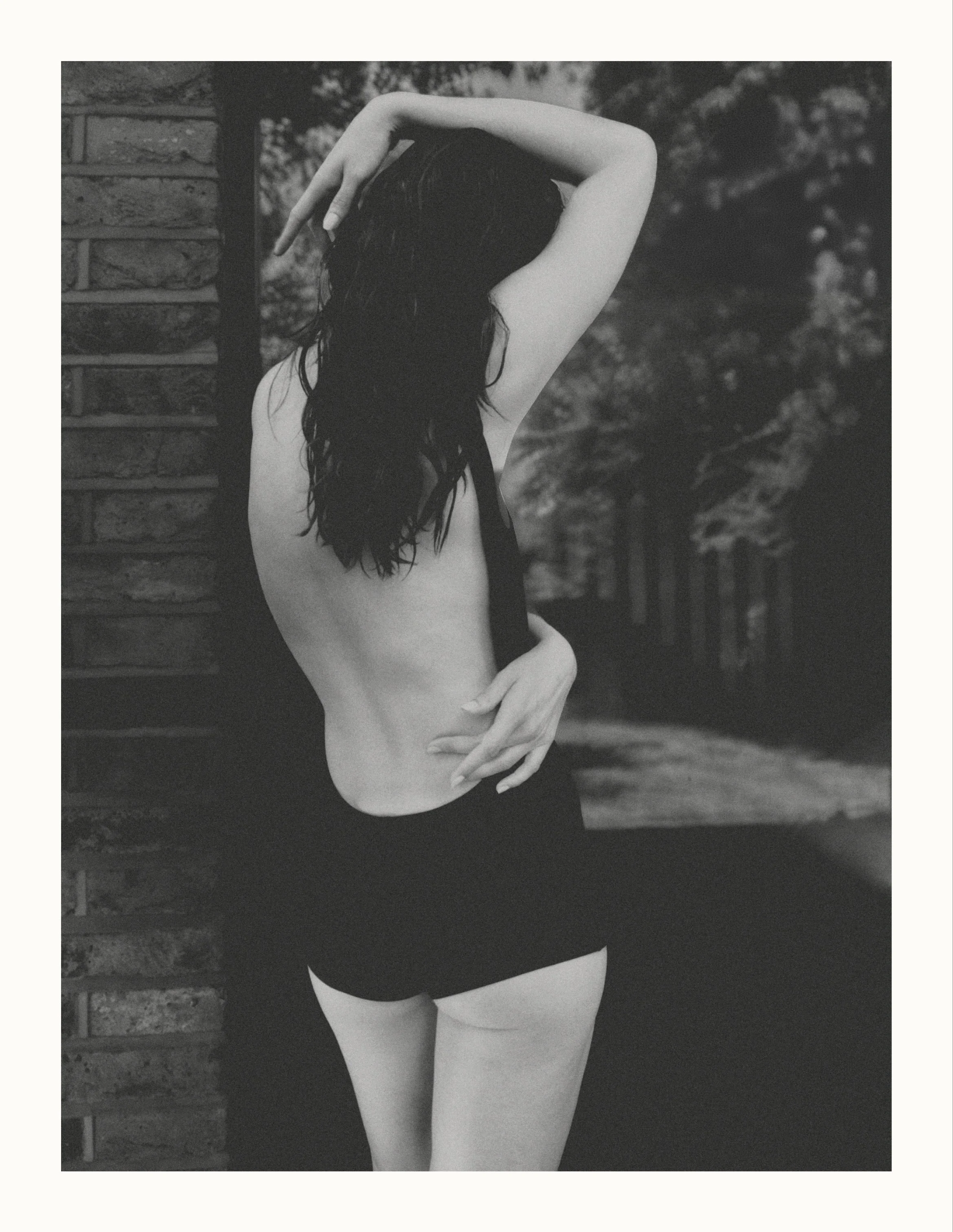 ELAINE FIELD // LE SOLEIL NOIR - RESORT ‘26

Photography: Jess Segal | Creative Direction: Lara Rogers |  Styling: Aurelia Donaldson | Model: Annie Tice | Hair: Tom Arnett | Make Up: Luz Giraldo | Lighting: Luke Stulinski