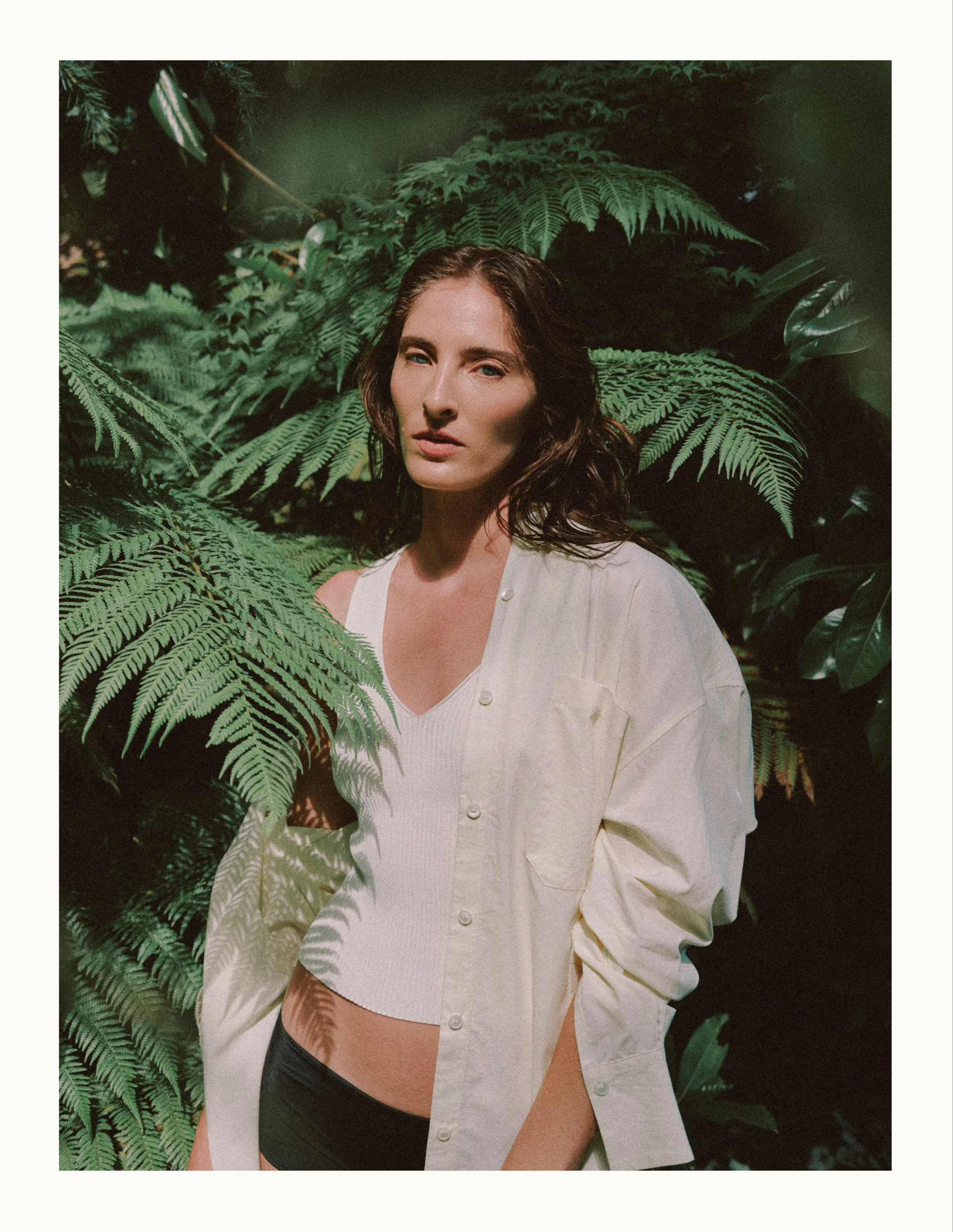 ELAINE FIELD // LE SOLEIL NOIR - RESORT ‘26

Photography: Jess Segal | Creative Direction: Lara Rogers |  Styling: Aurelia Donaldson | Model: Annie Tice | Hair: Tom Arnett | Make Up: Luz Giraldo | Lighting: Luke Stulinski