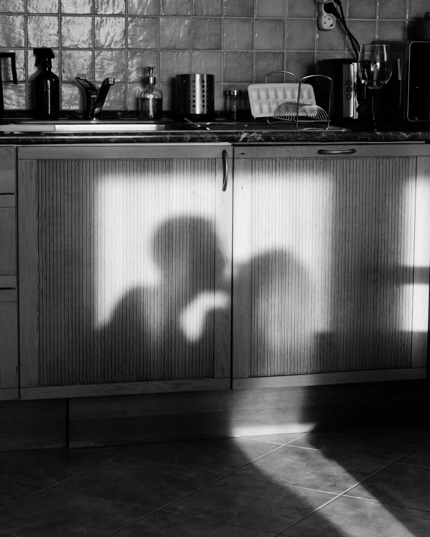 &Aacute;gi &amp; Tibi ✨

Engagement sessions don&rsquo;t always have to be fancy or staged, sometimes the sweetest moments happen right at home. 🏡
With &Aacute;gi &amp; Tibi, we made sushi, shared stories, and it honestly felt like we had known each