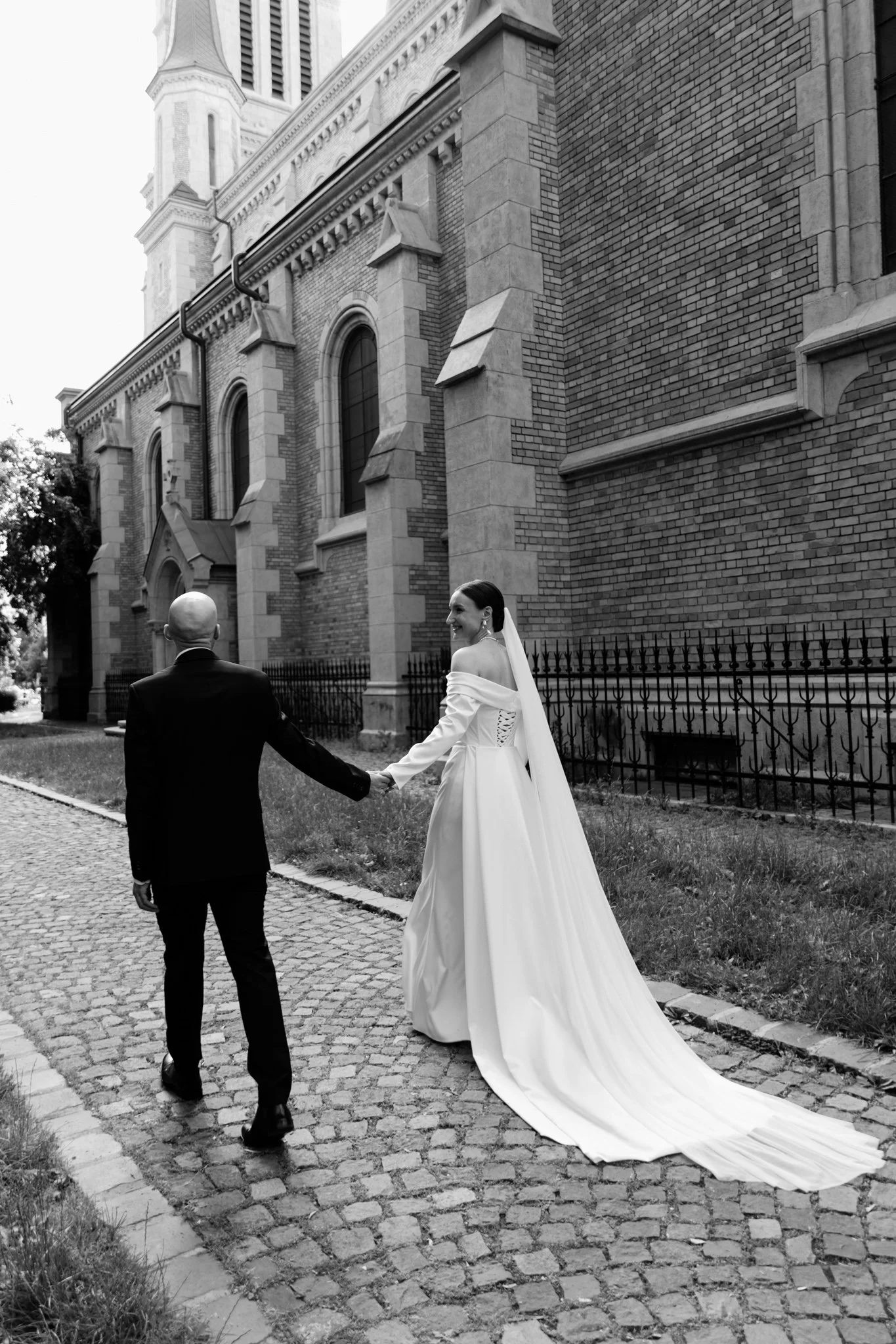 WYP_alla&marton_wedding_budapest_ukrainan_hungarian_ukran_magyar_eskuvo_timeless37.jpg
