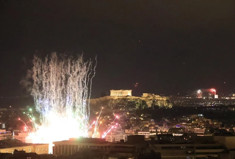 No better way to start the New Year in Athens !! 🎆 

A sky full of fireworks and an ambience to be experienced and remembered forever ✨