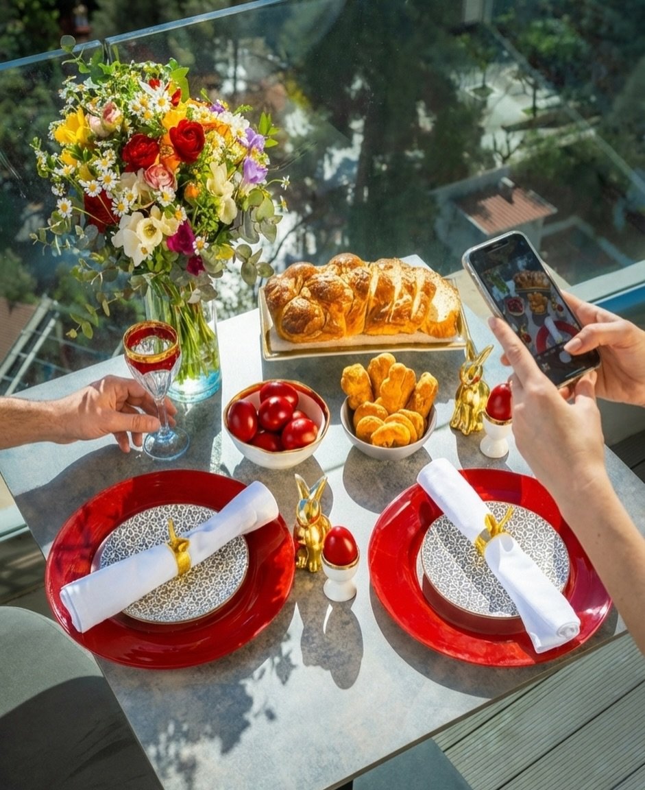 Celebrate Easter in Athens at St. George Lycabettus 🐣✨

The perfect Easter table aesthetic for your Instagram story, refined details, seasonal treats, and breathtaking Acropolis views at La Suite Lounge.

Book now on our website, www.sgl.gr 💻