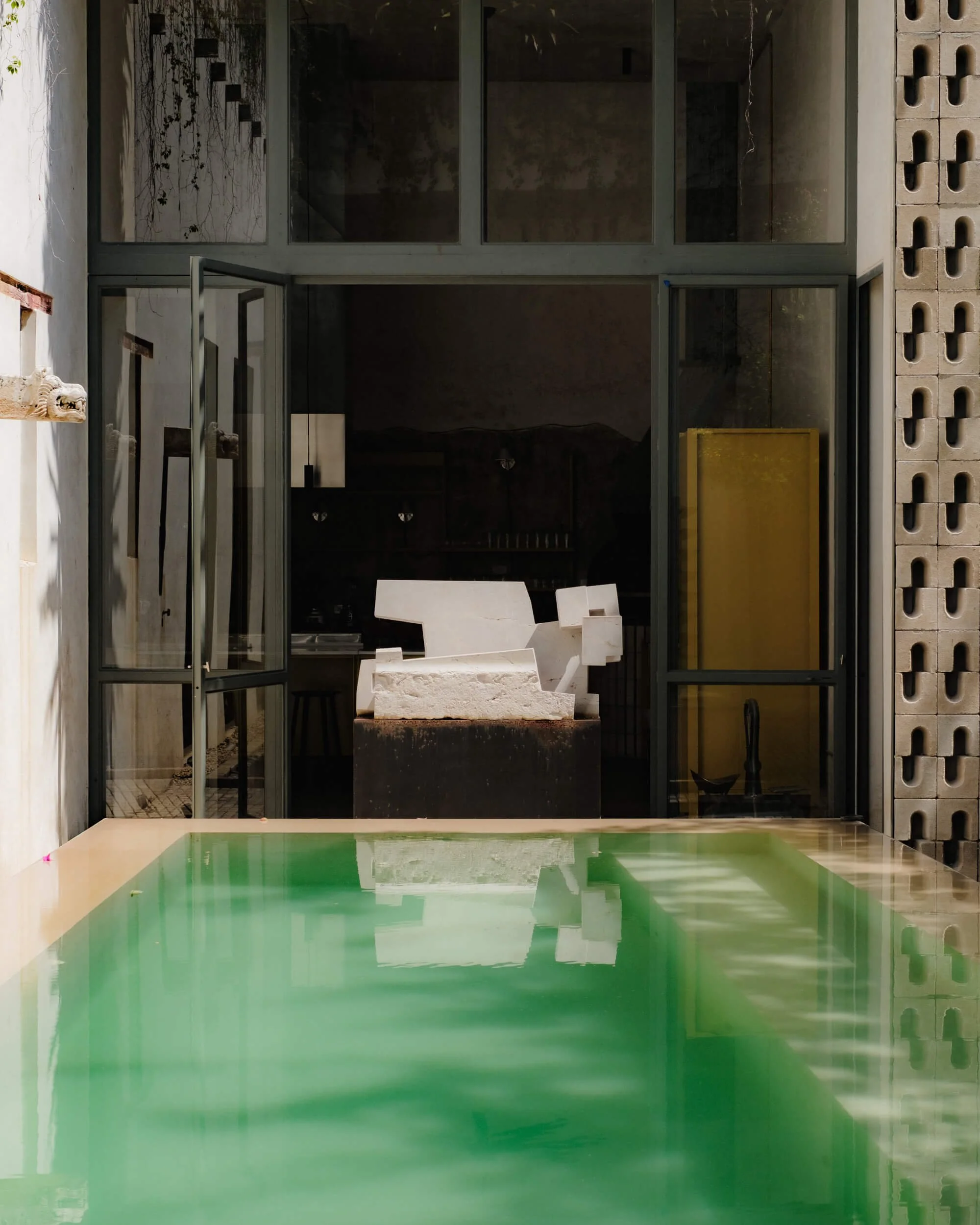 casa-escuela-pool.jpg